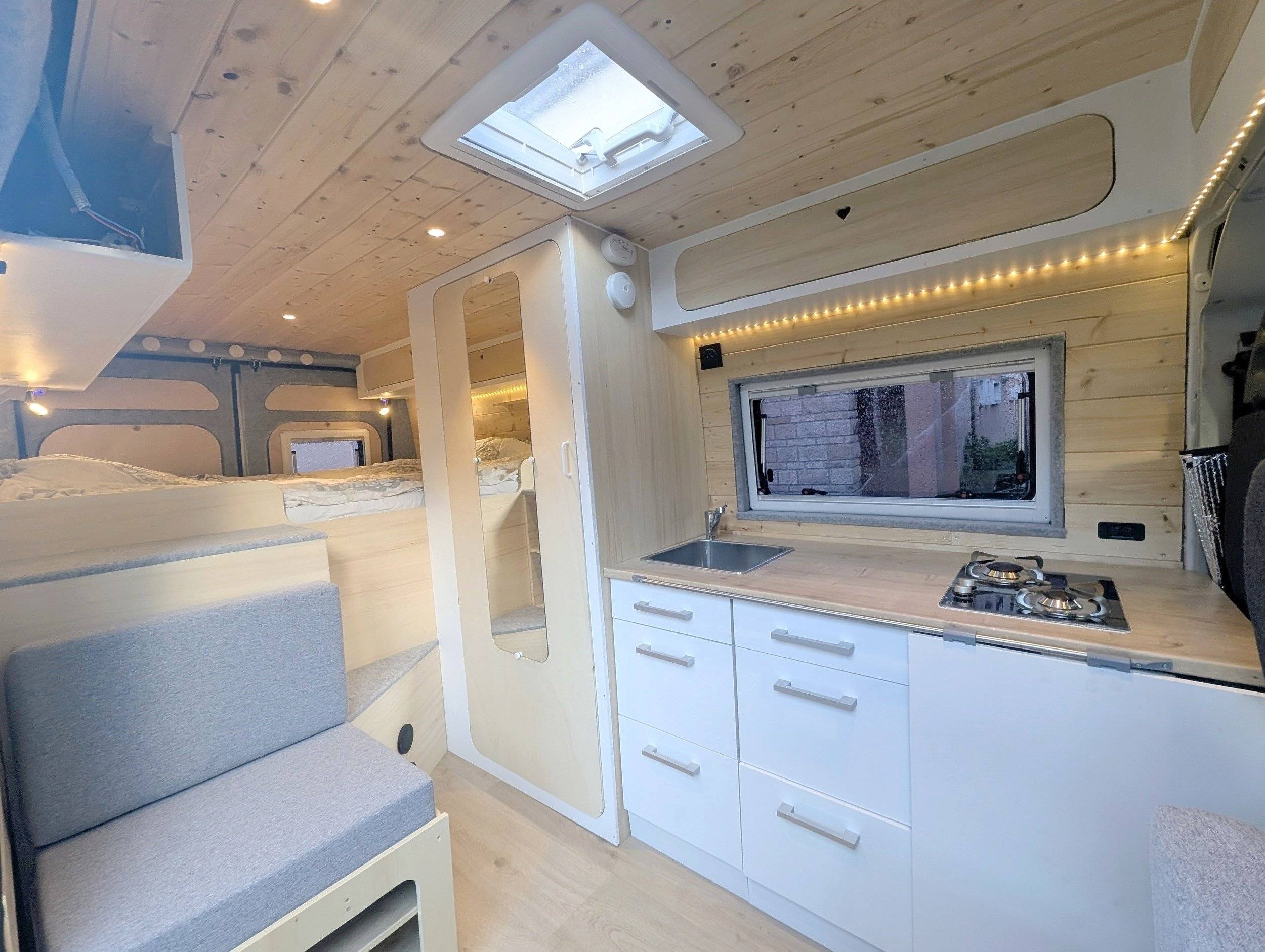 Vista de 3/4 Fiat Ducato - Yescapa