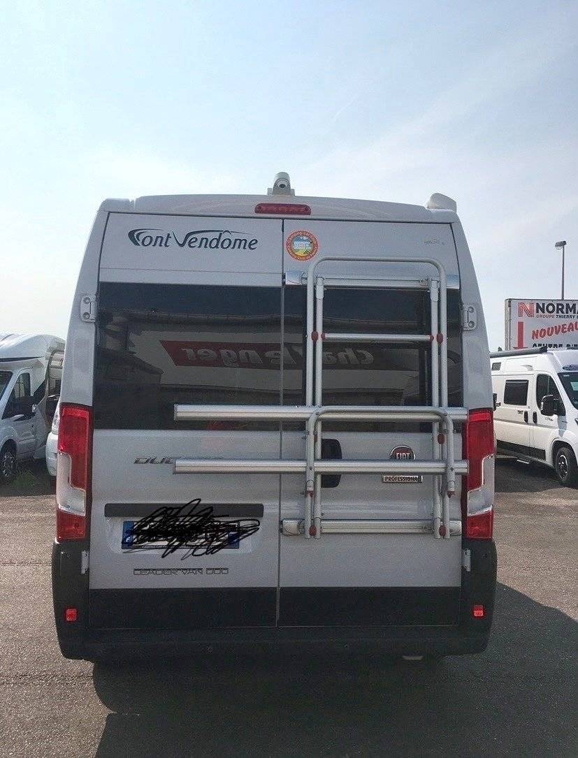 Font Vendôme Leadervan Duo