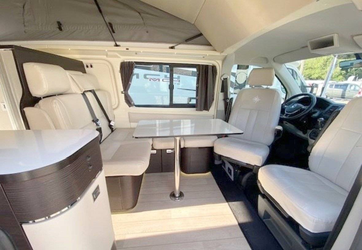 Eethoek Volkswagen Volkswagen T6.1 (Automatic) - Yescapa