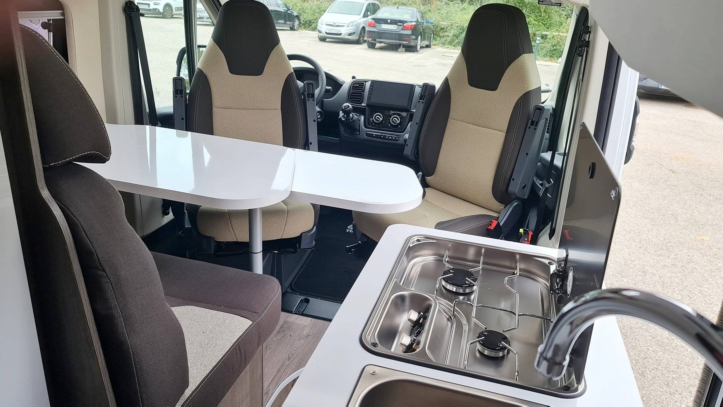Dining Area Fiat - Yescapa