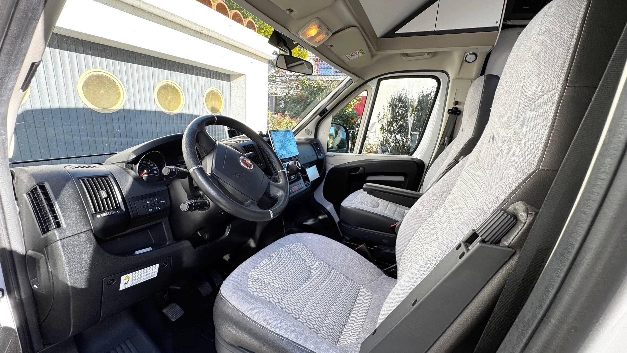 Adria Adria Twin PLUS 600 SPB Family