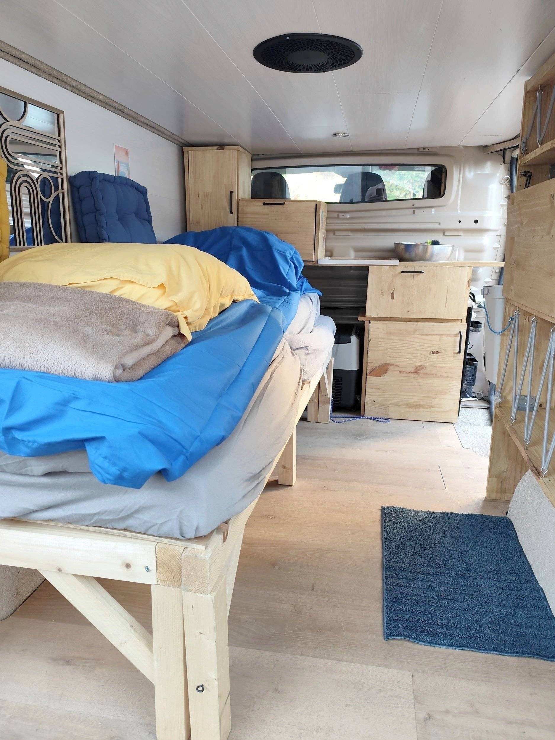 Berth Renault Trafic III - Yescapa