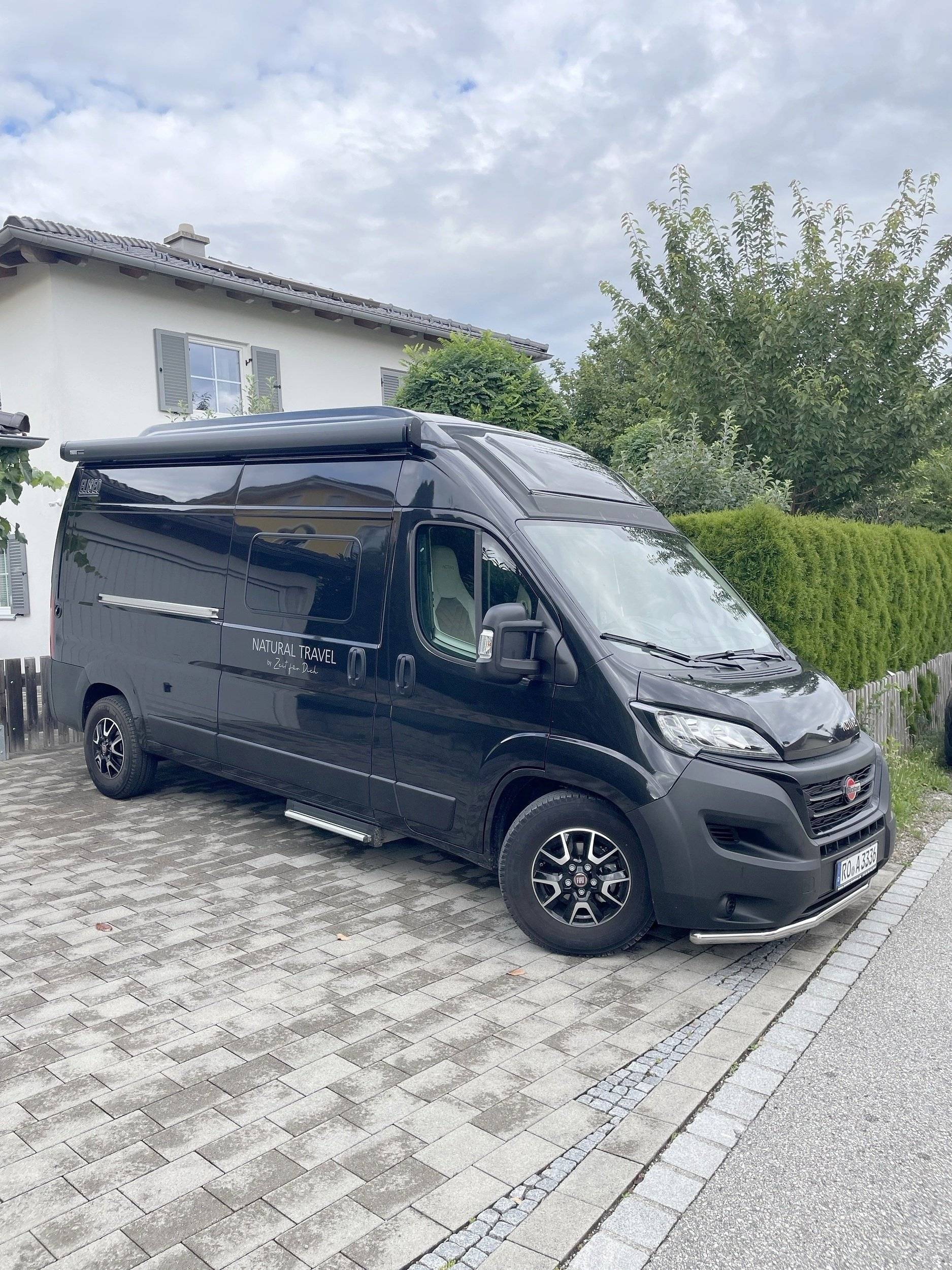 Vista del vehículo ángulo delantero Fiat Ducato Multijet 3  140 - Yescapa