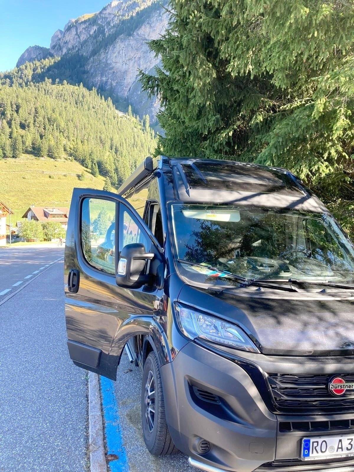 schräge Vorderansicht Fiat Ducato Multijet 3  140 - Yescapa