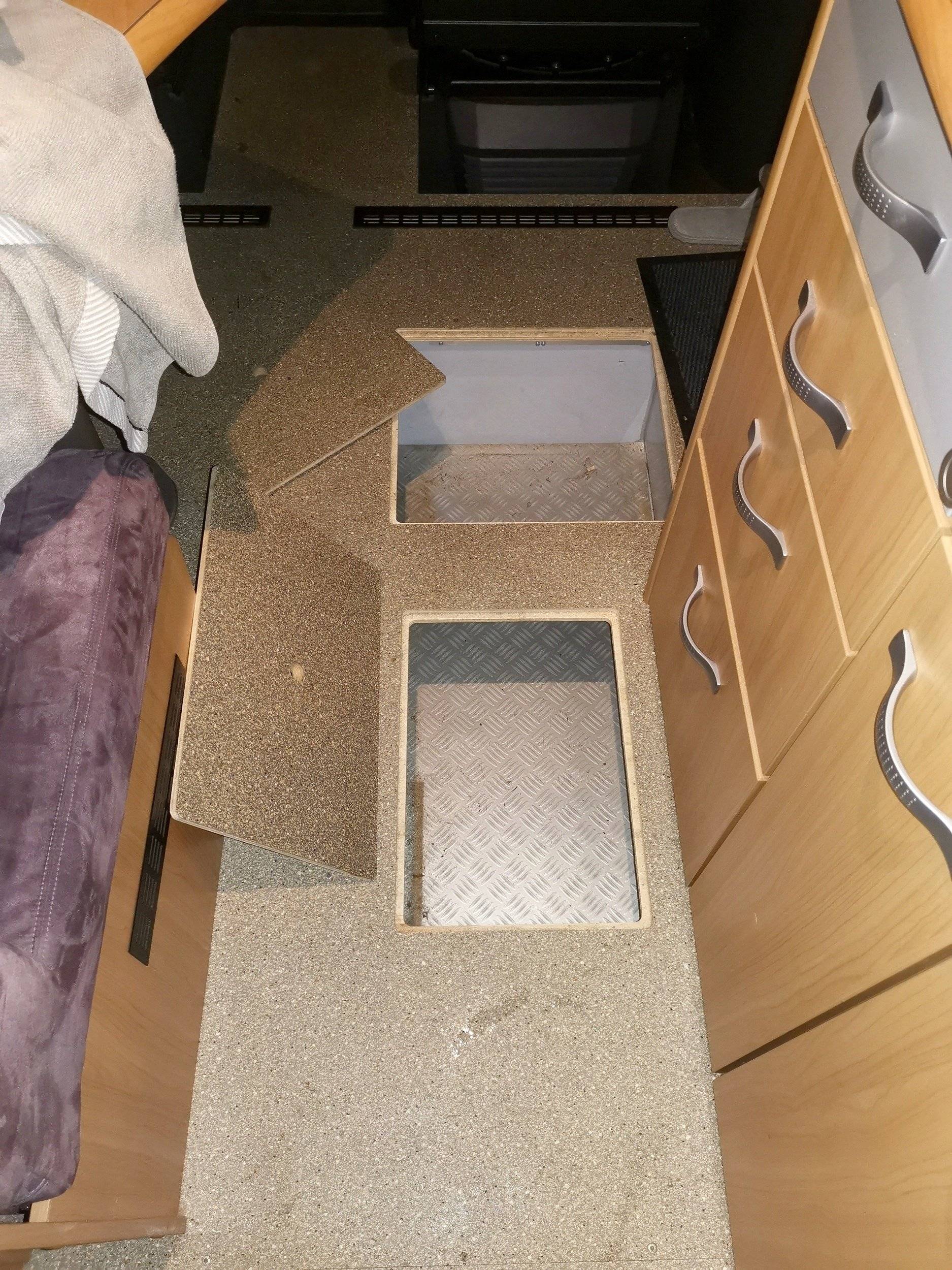 Niesmann+Bischoff Arto 64