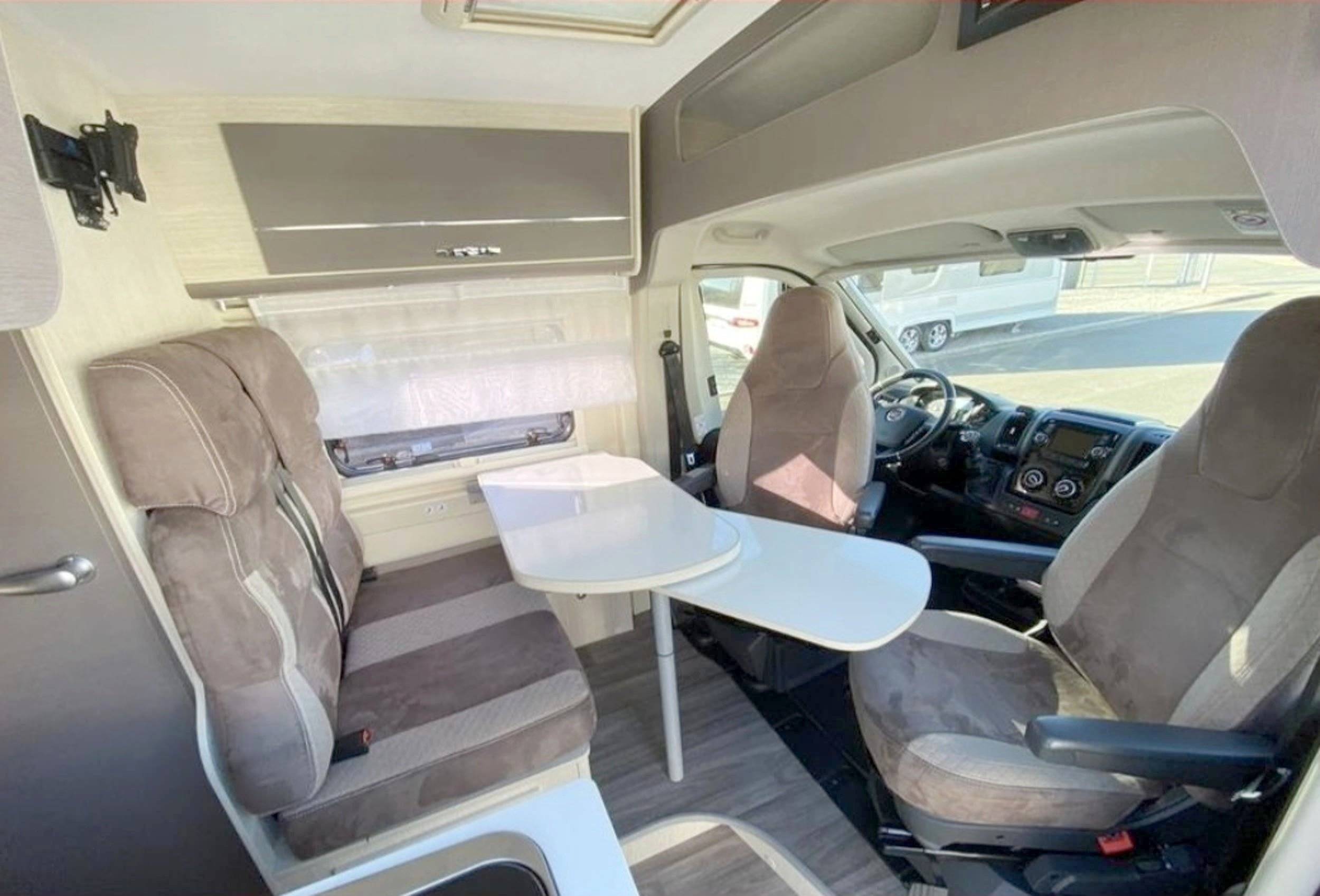 Eethoek Fiat Ducato 130 Multijet - Yescapa