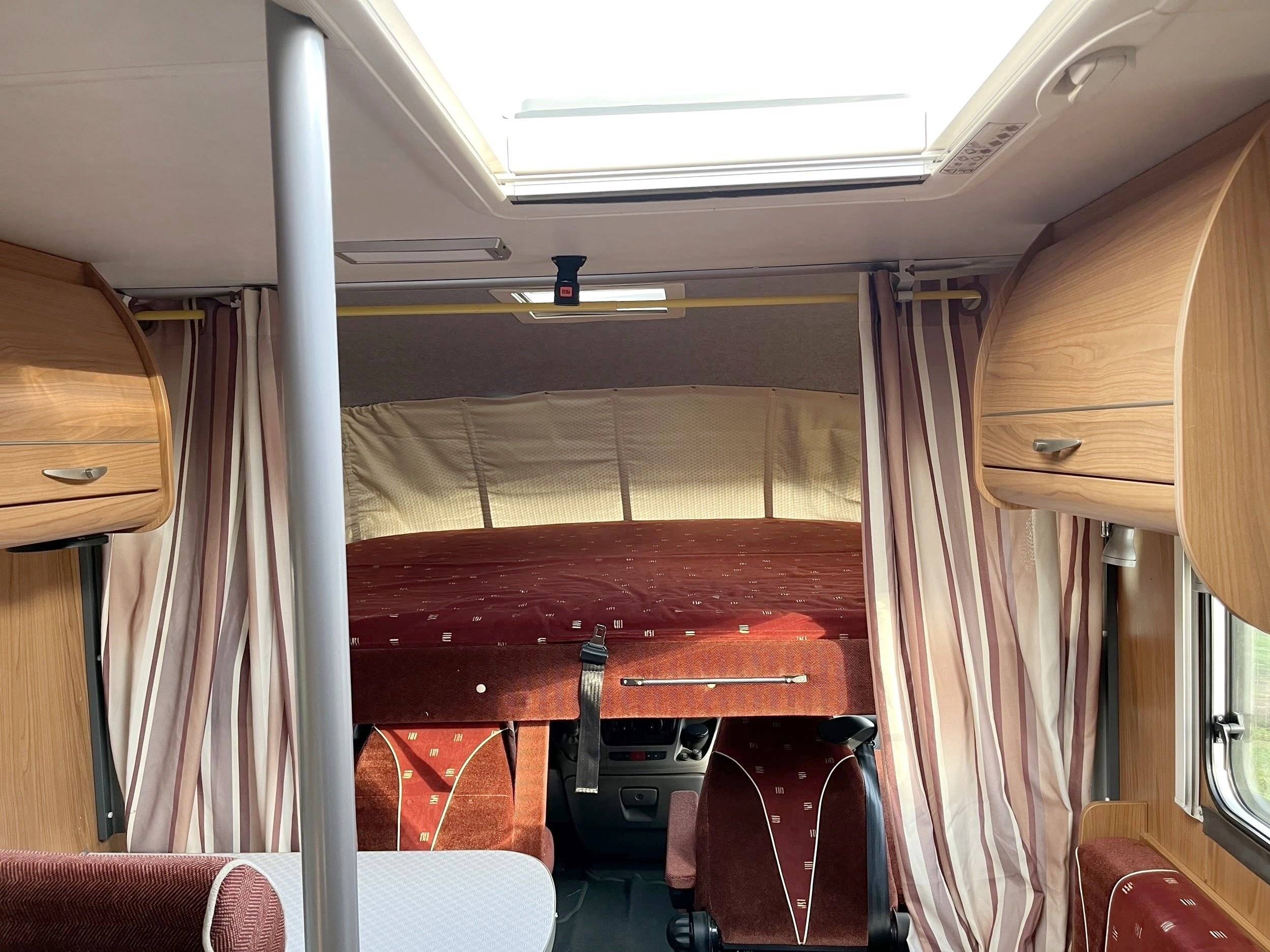 Couchages Fiat Ducato 2,3 l 130 ch. - Yescapa