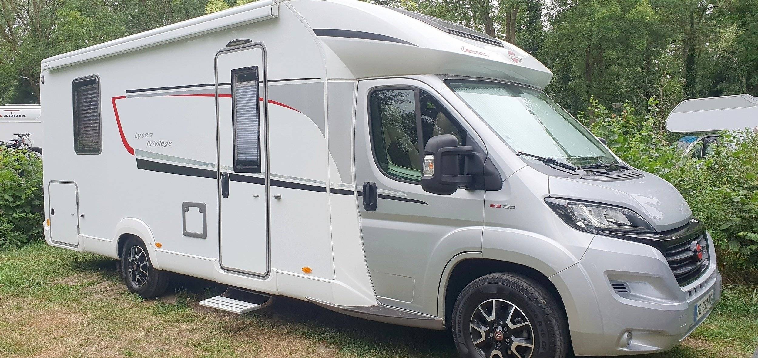 Front view from 3/4 Fiat Fiat ducato - Yescapa