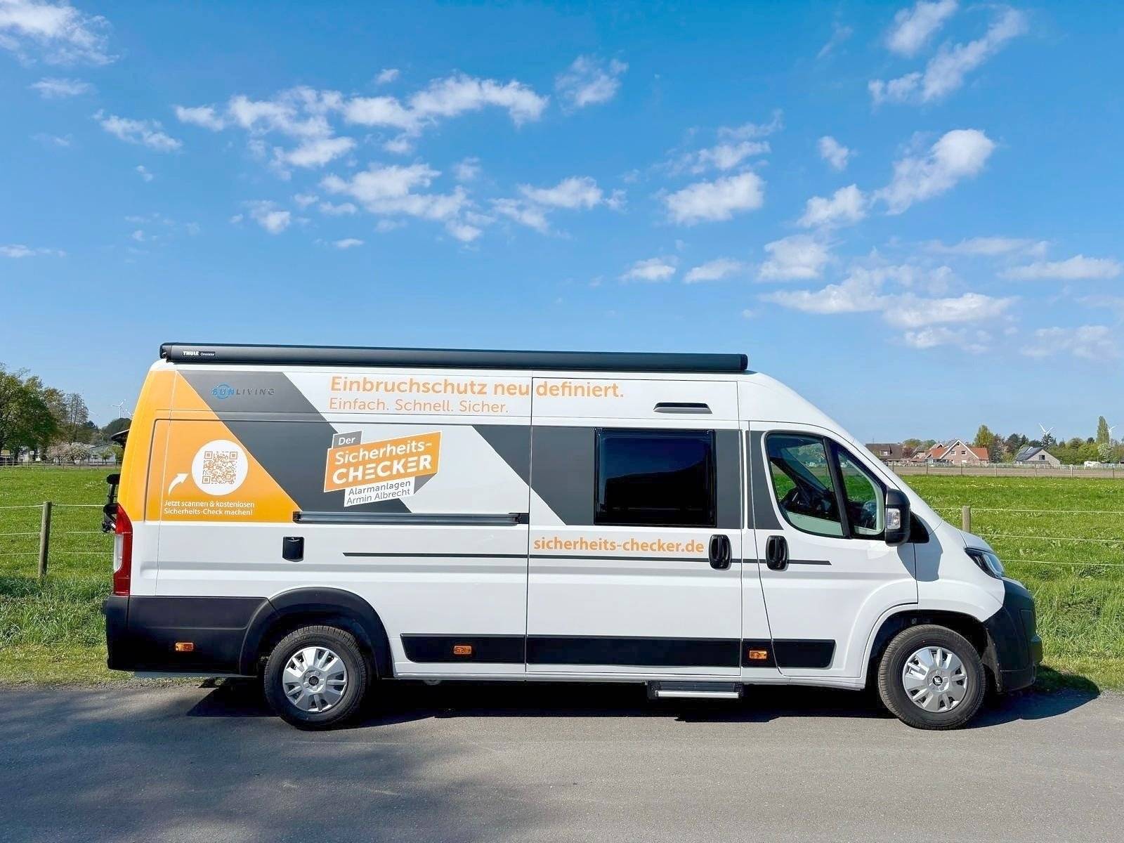 Vista frontale a ¾ Fiat - Yescapa