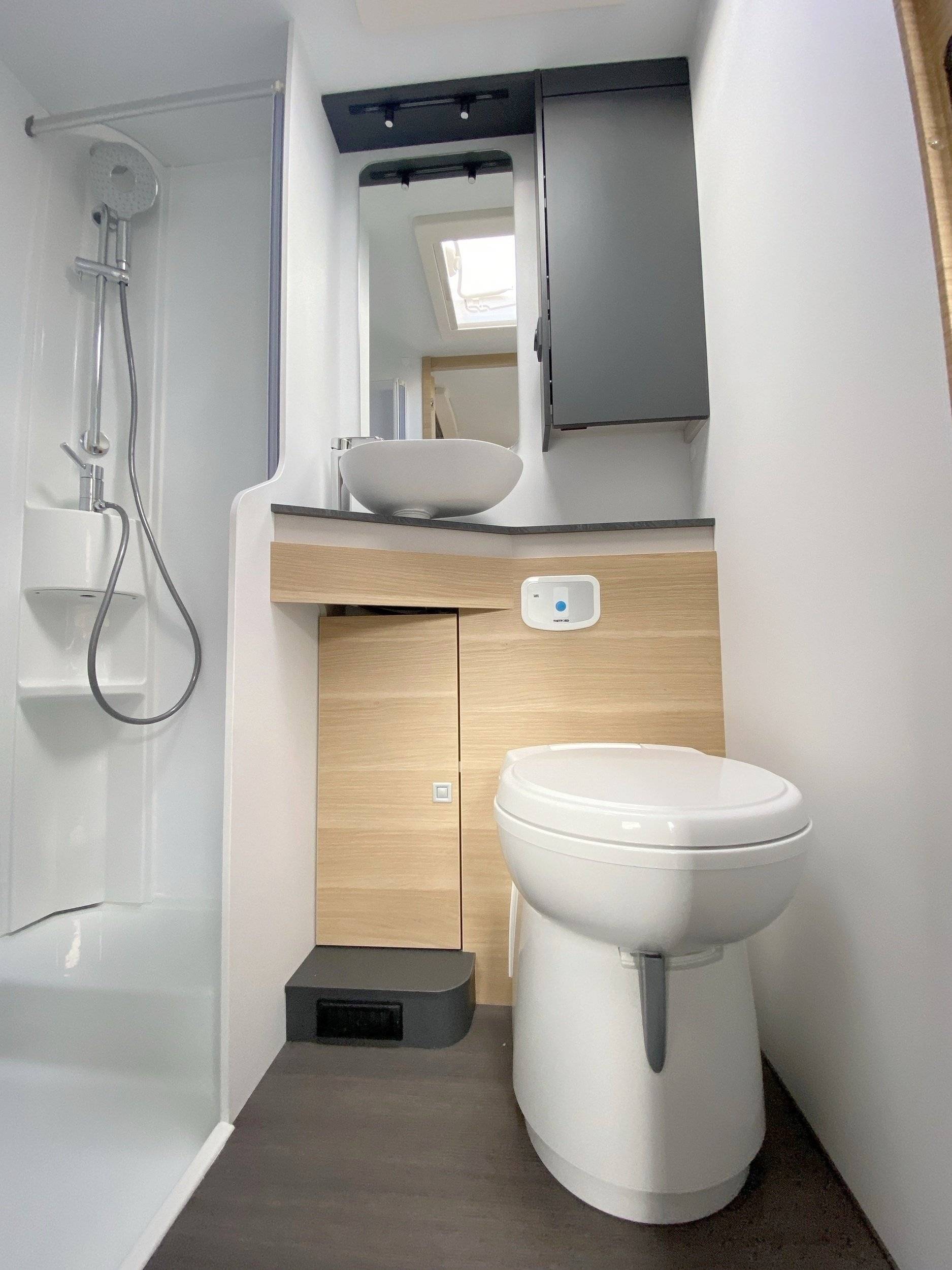 Adria Coral XL Axess 650 