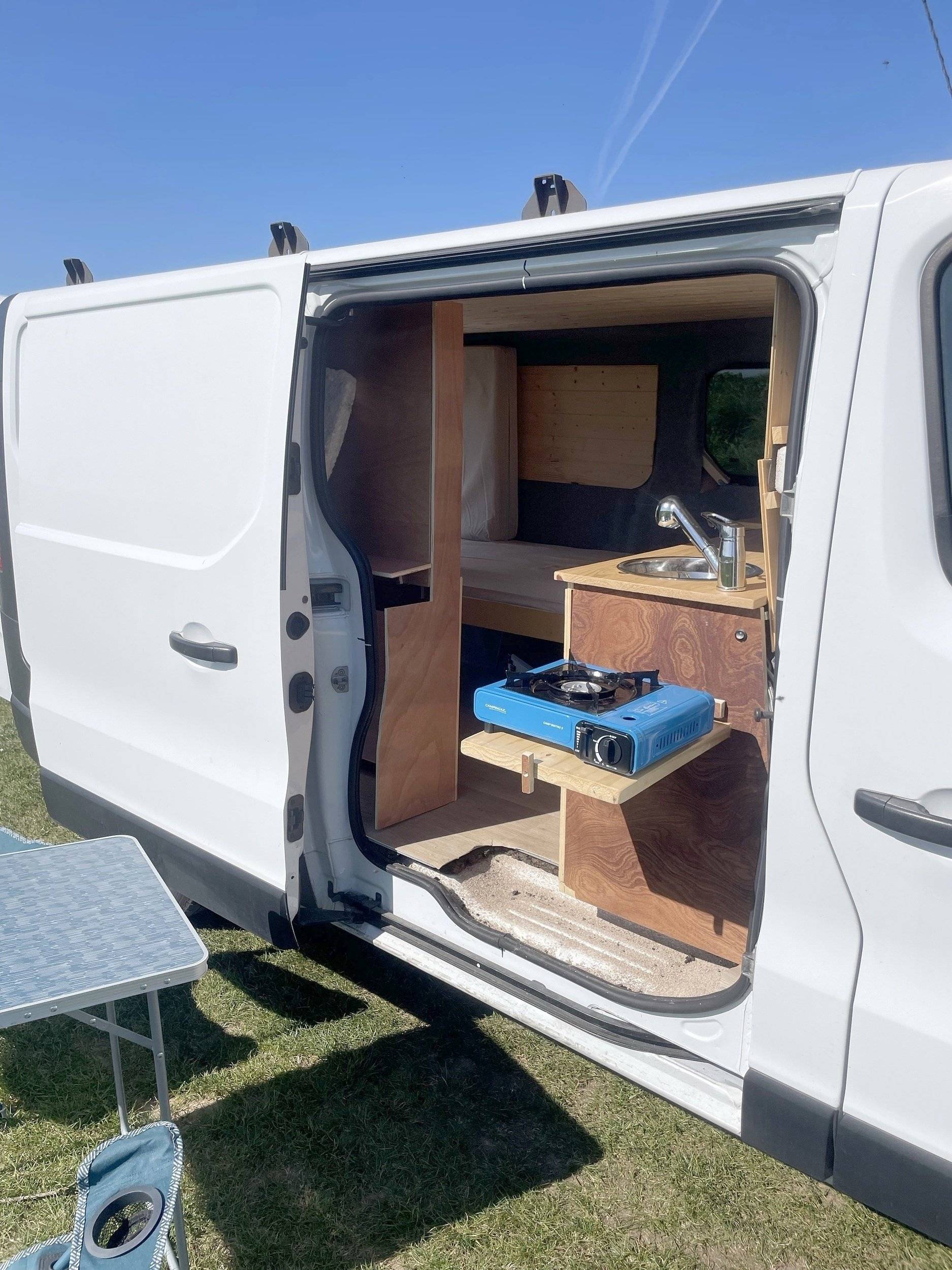 Coin cuisine Opel Vivaro 1,6 l 120 ch - Yescapa