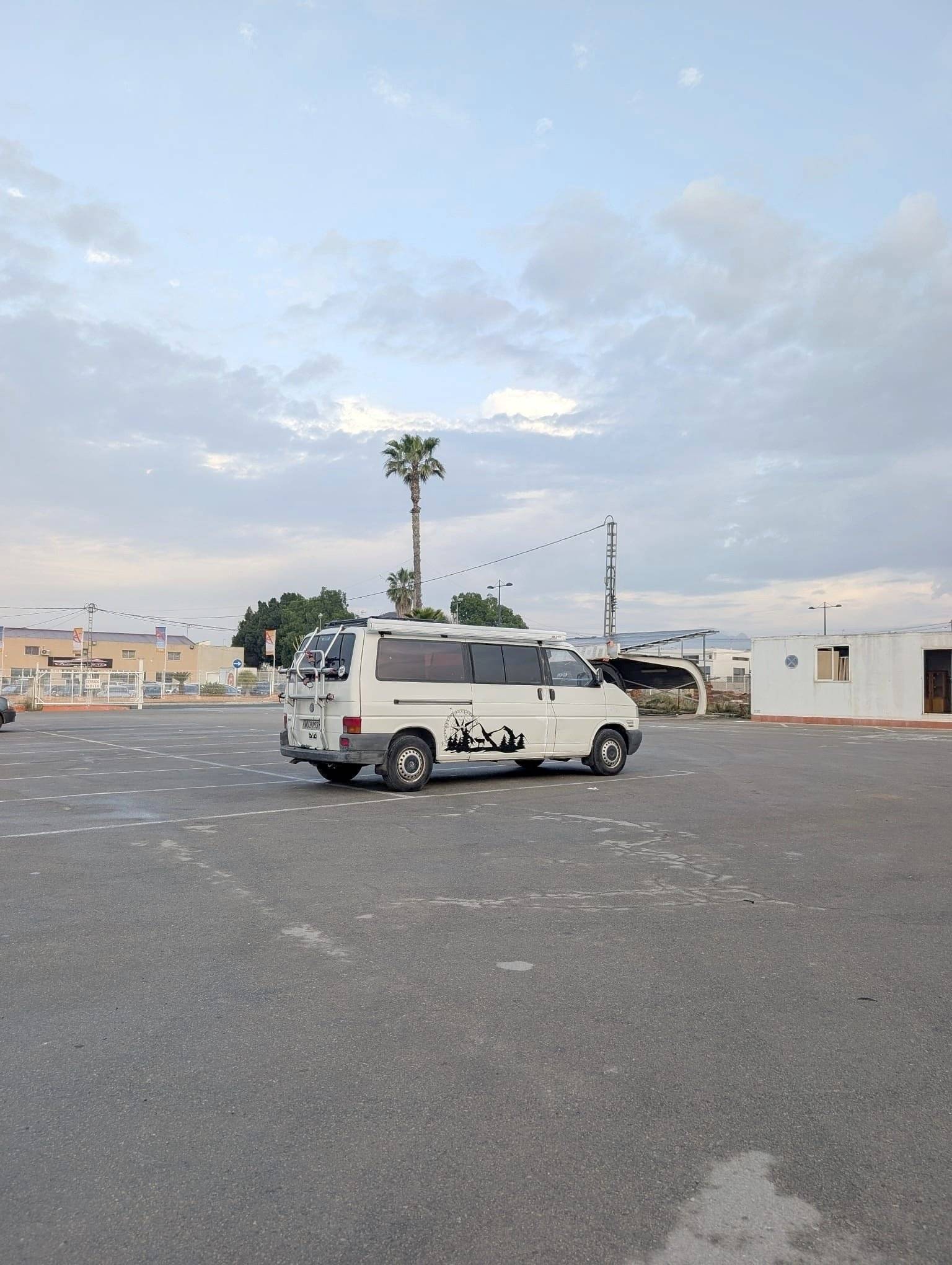Vista del vehicle angle davanter Volkswagen - Yescapa