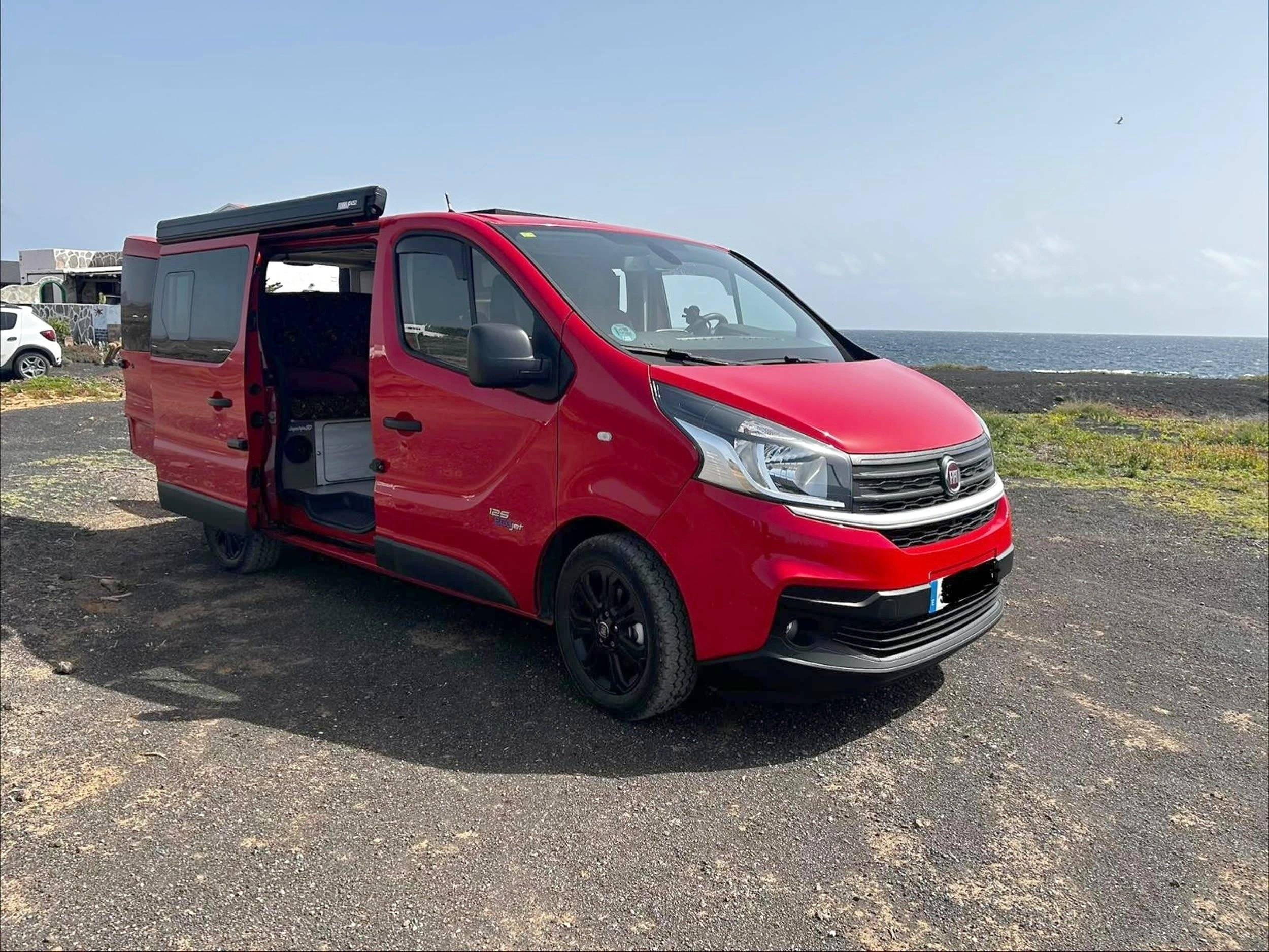 Vue avant de 3/4 Fiat Talento 1,6 l 120 ch - Yescapa