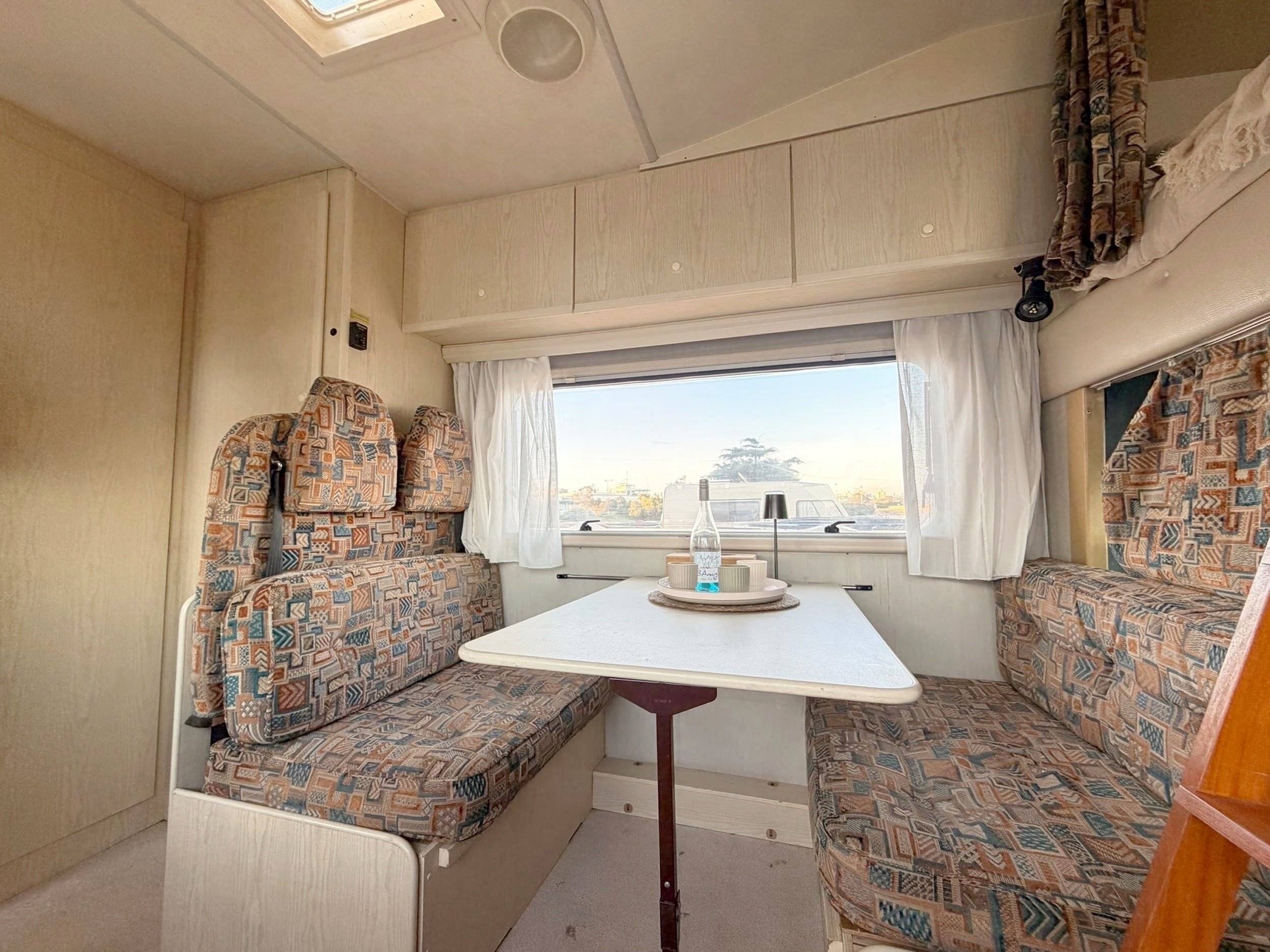 Área de jantar Fiat FIAT DUCATO - Yescapa