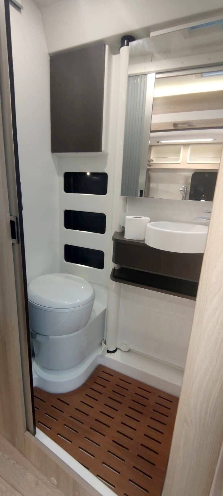 Dreamer Dreamer Family Van