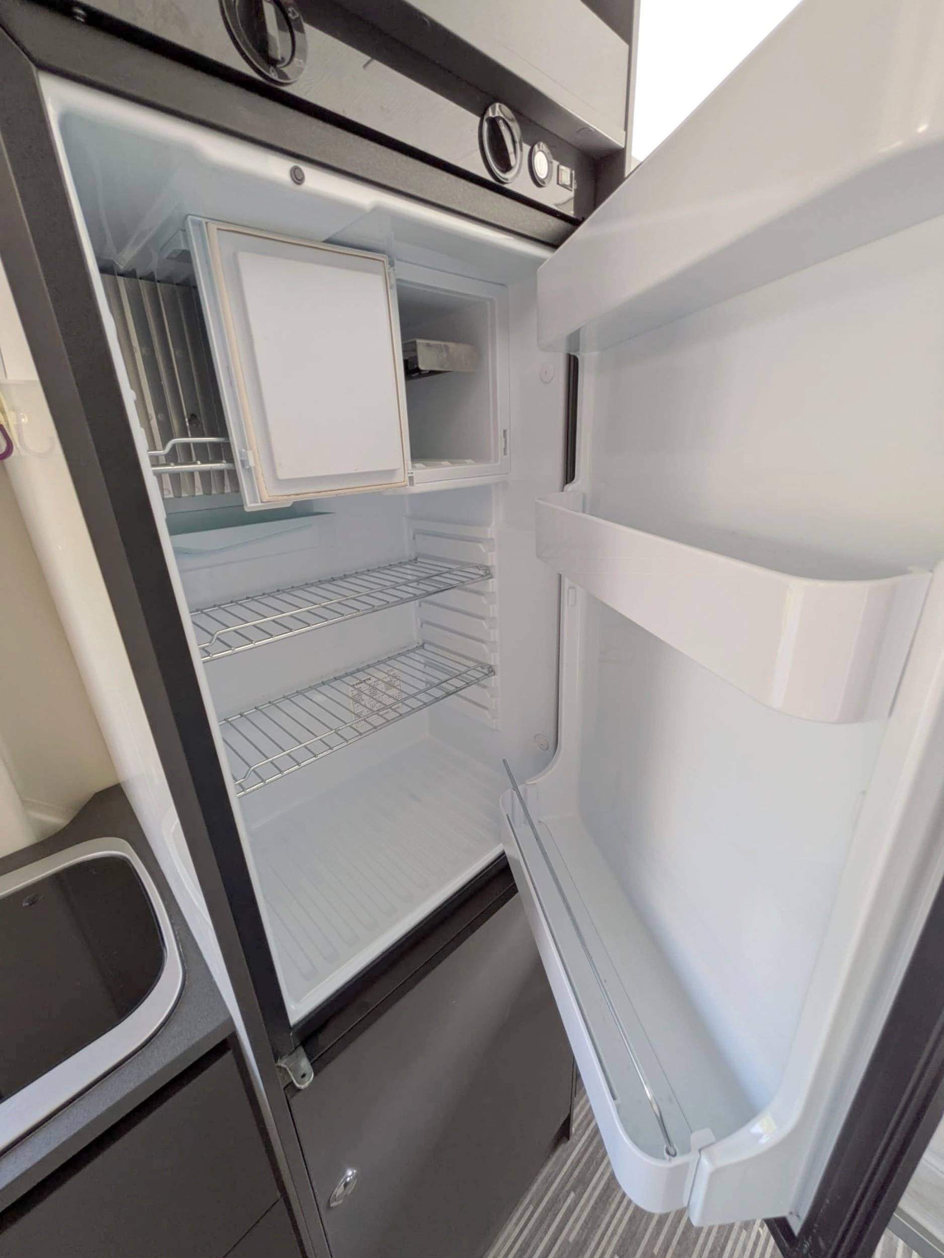 Mclouis Menfys VAN S-Line 3 Maxi