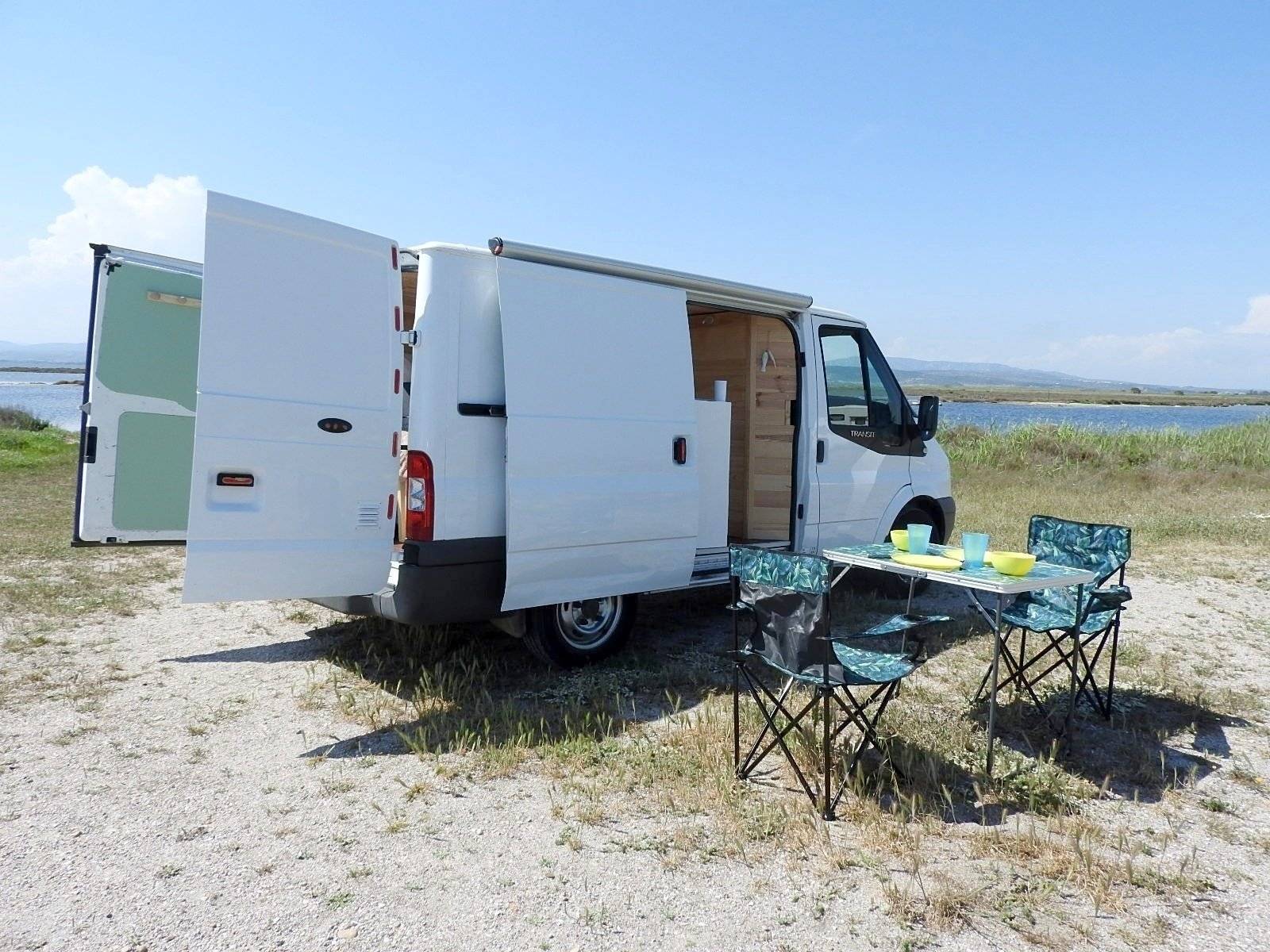 Voorkant 3/4 Ford Transit - Yescapa