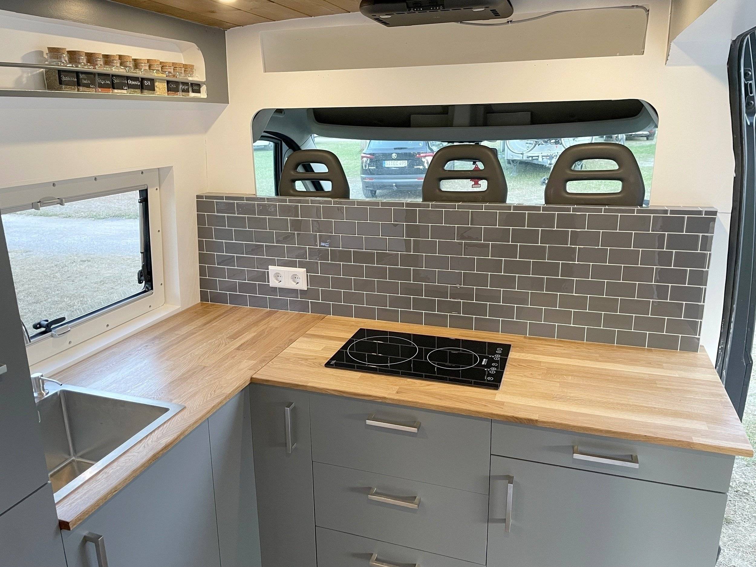 Sunlight Citroën jumper