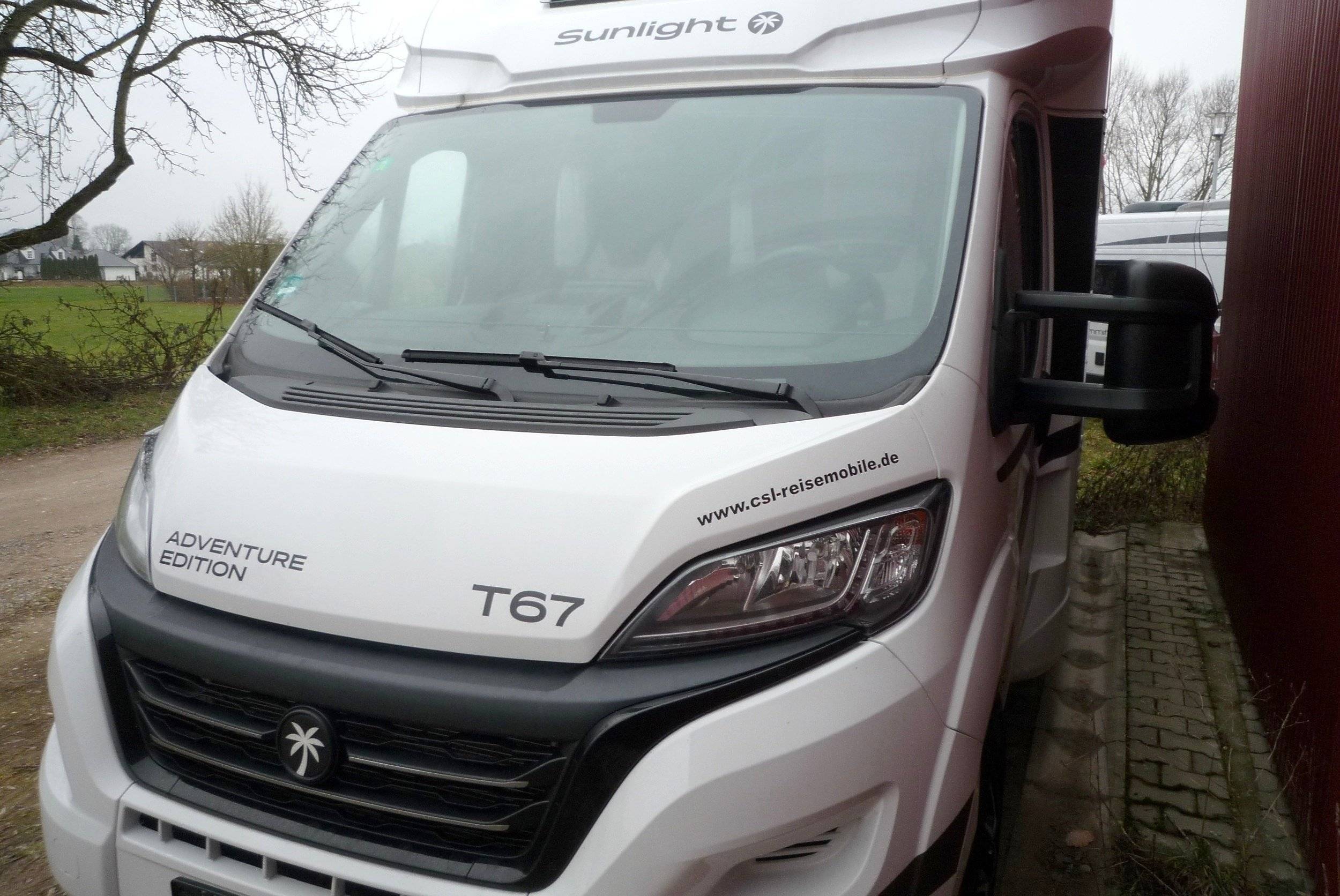 Sunlight  T67 mit Markise- Solar- Radheckträger- Navi- RFK