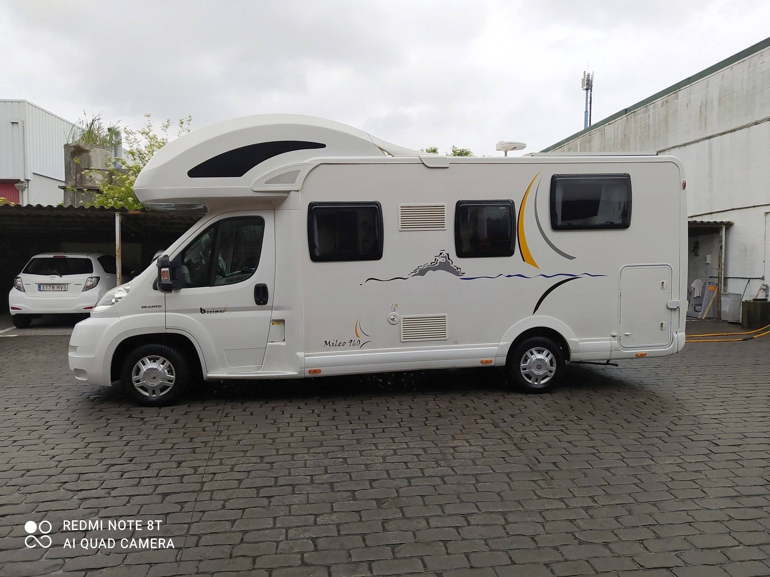 Vista del vehicle angle davanter  - Yescapa