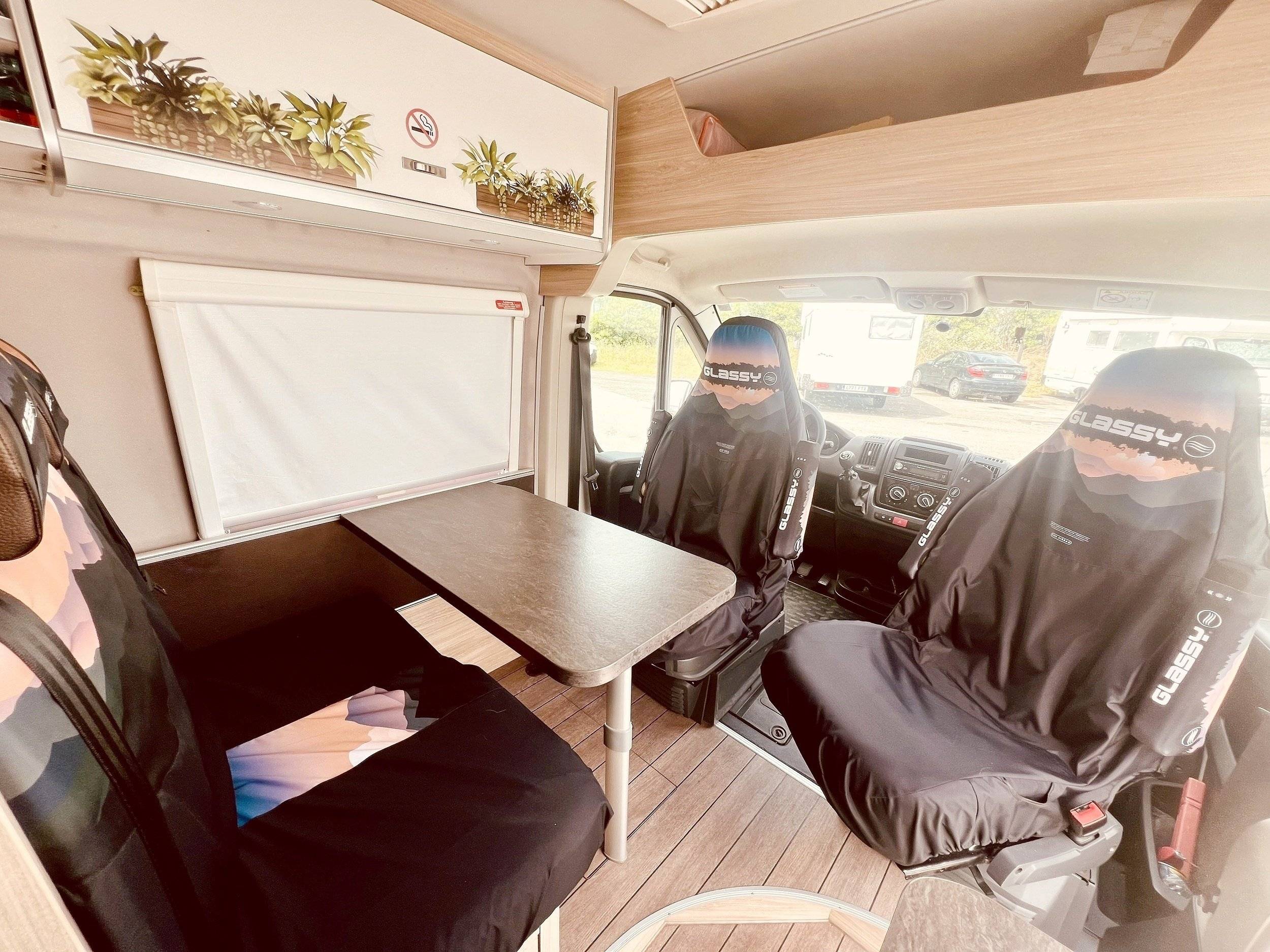 Área de jantar Fiat Ducato 2,3 l 120 ch - Yescapa