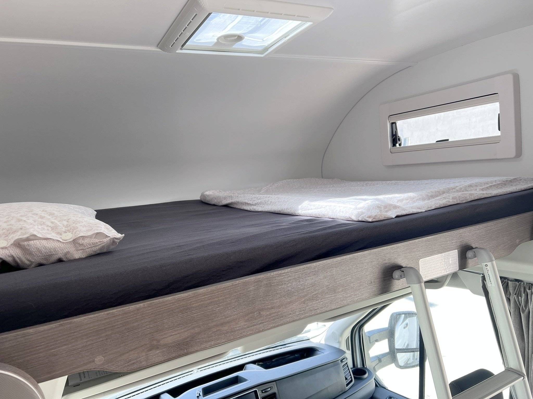 Plazas en cama Ford - Yescapa