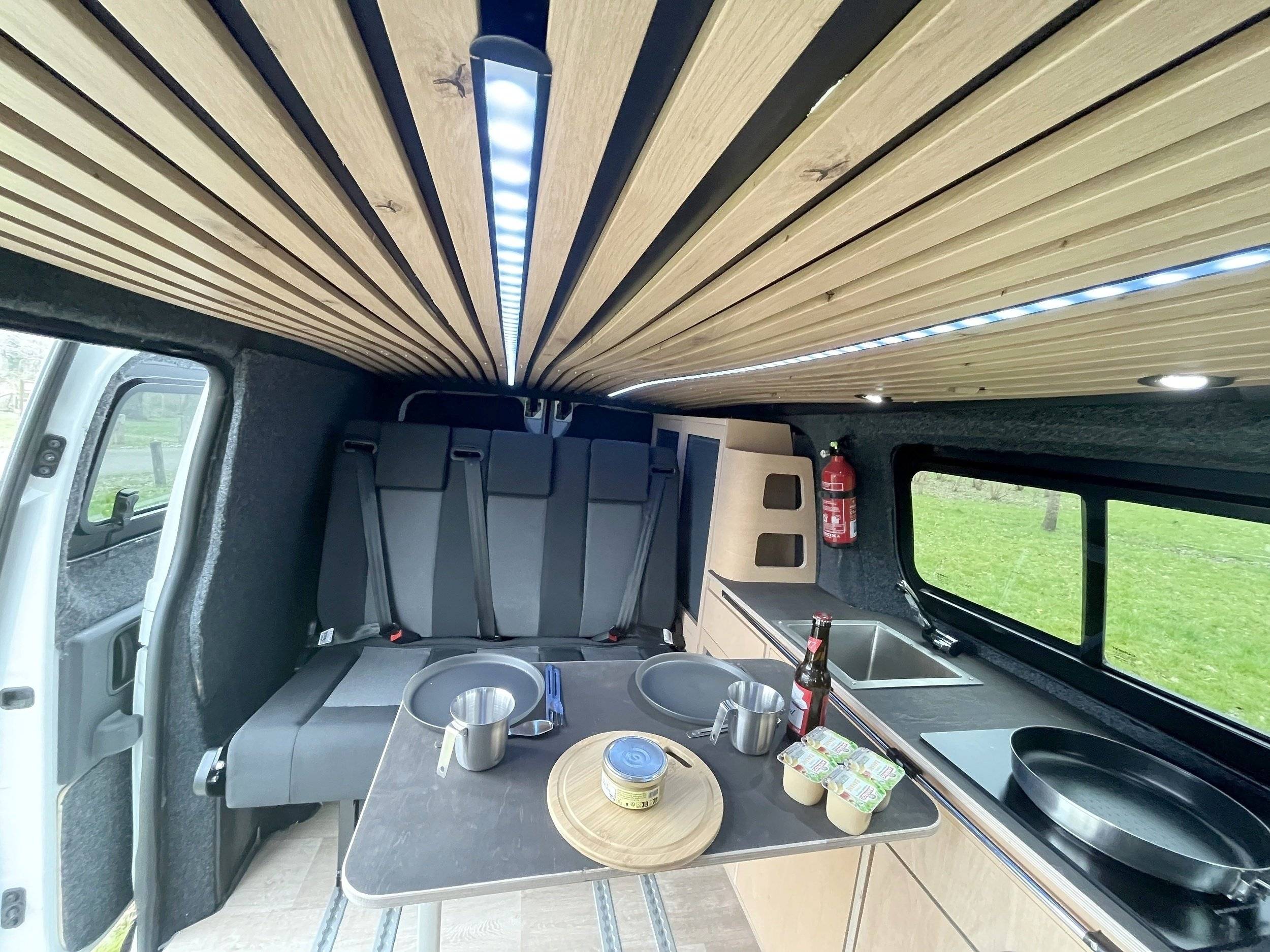 Concept Van Loisirs Expert 180 ch eat8