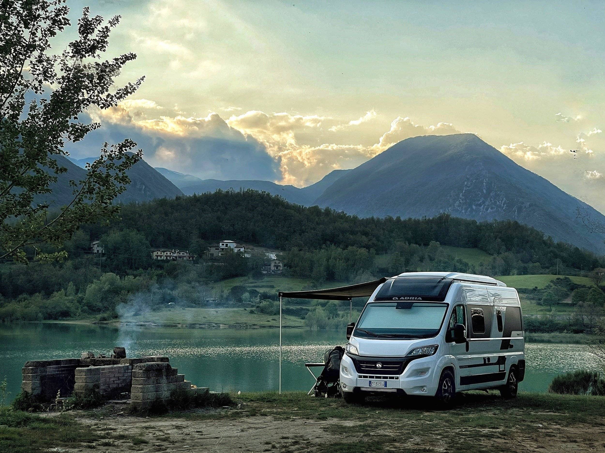 Adria Adria Twin Post 600 spb