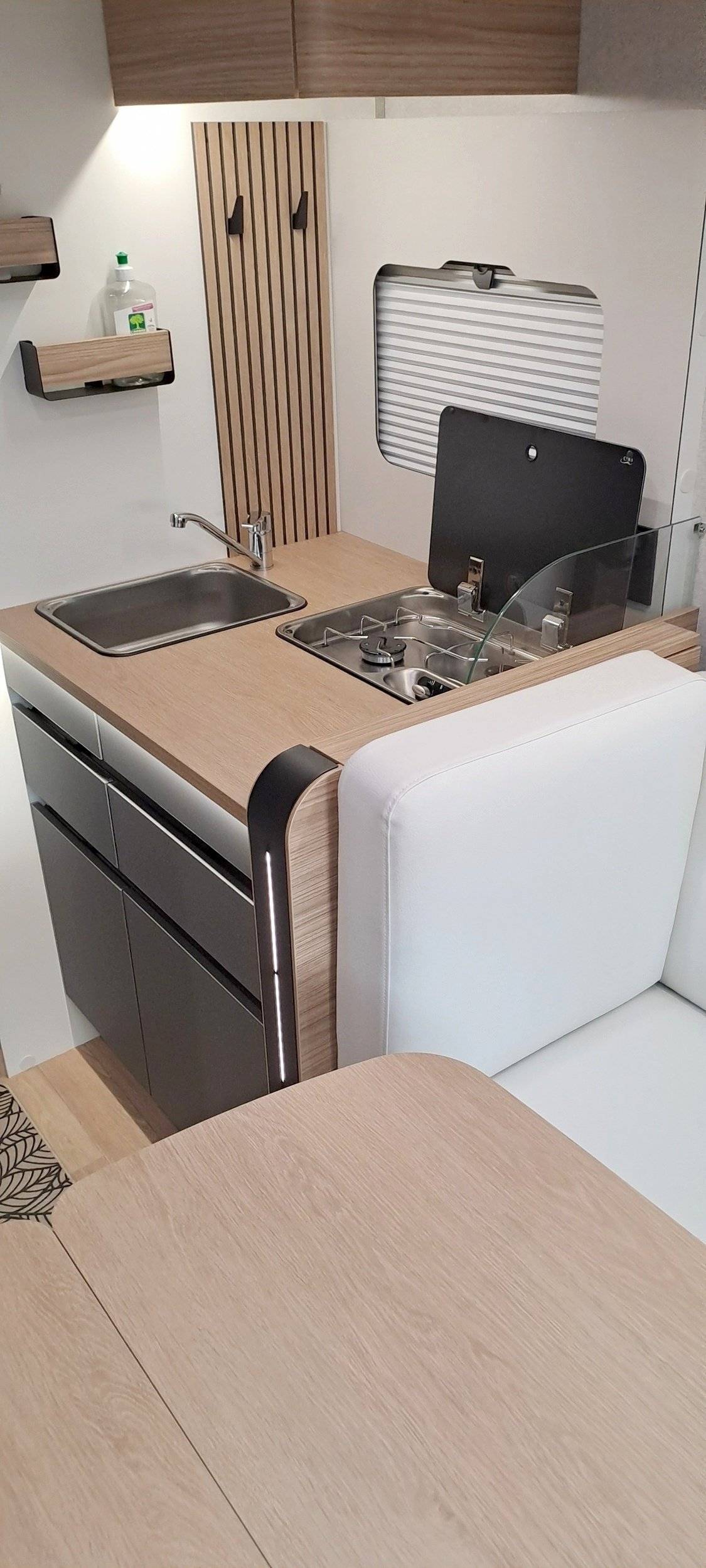 Kitchen Fiat Ducato 2,2 140cv - Yescapa