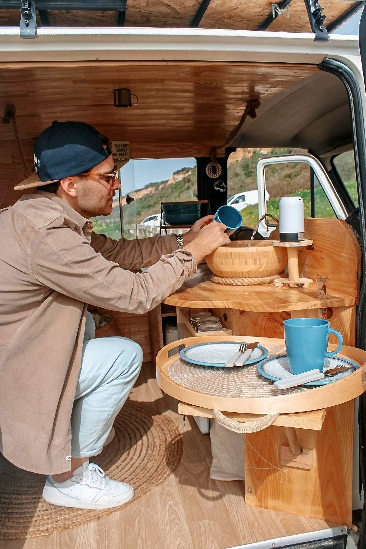 Car Caravane Ford transit