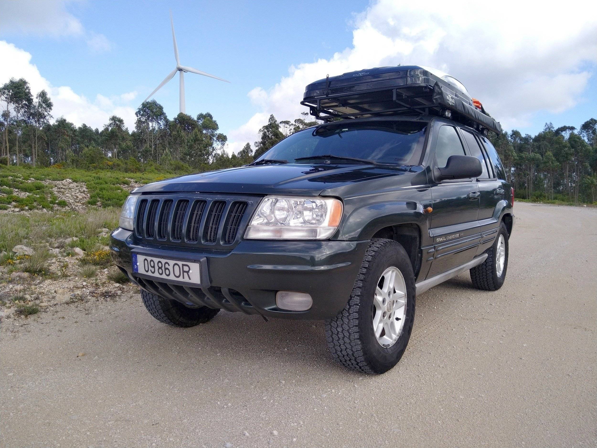 Voorkant 3/4 Jeep Grand Cherokee - Yescapa
