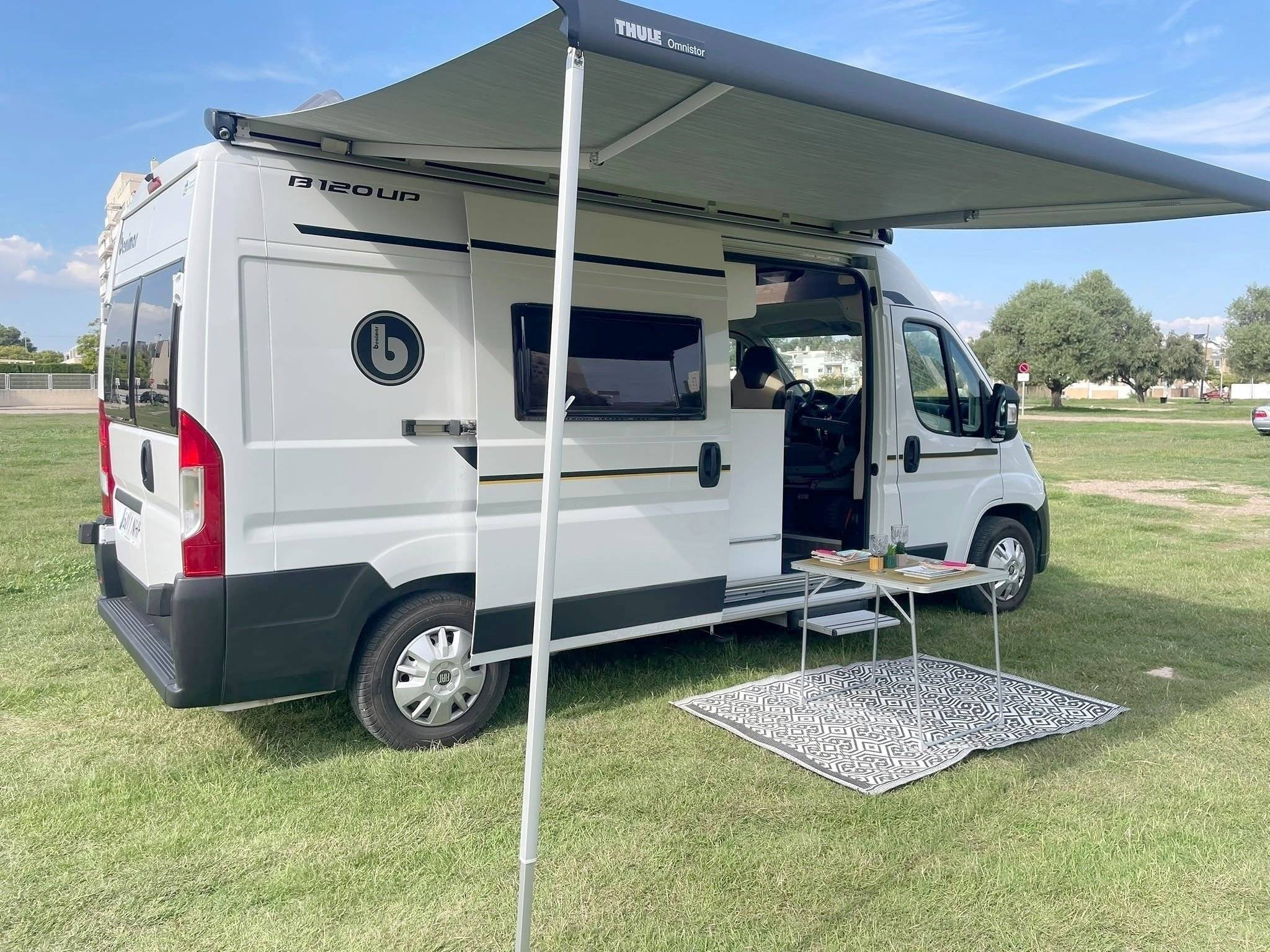 Vue avant de 3/4 Fiat Ducato 2,2 l Multijet 130 ch. - Yescapa