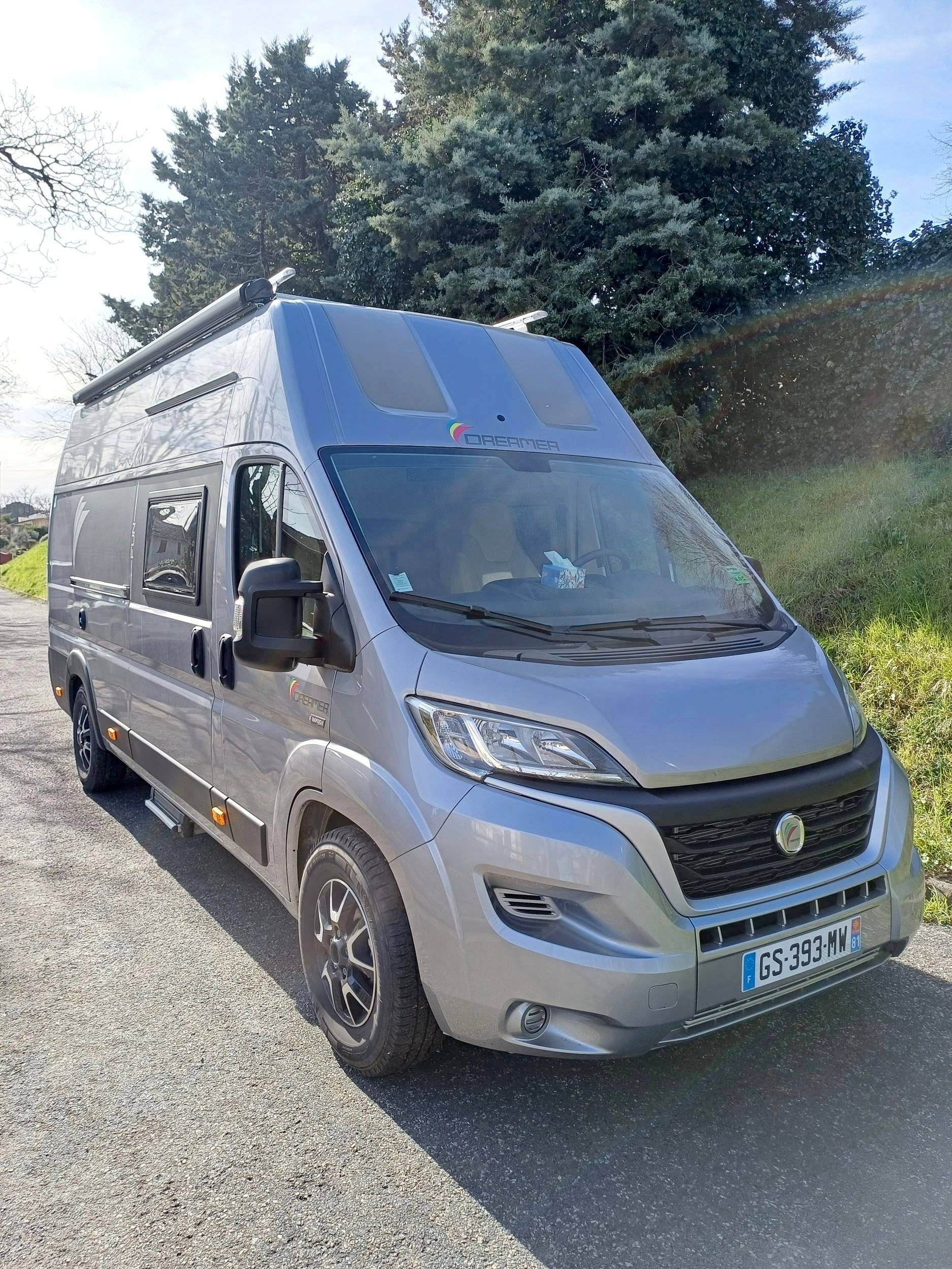Vista del vehículo ángulo delantero Fiat Ducatto - Yescapa