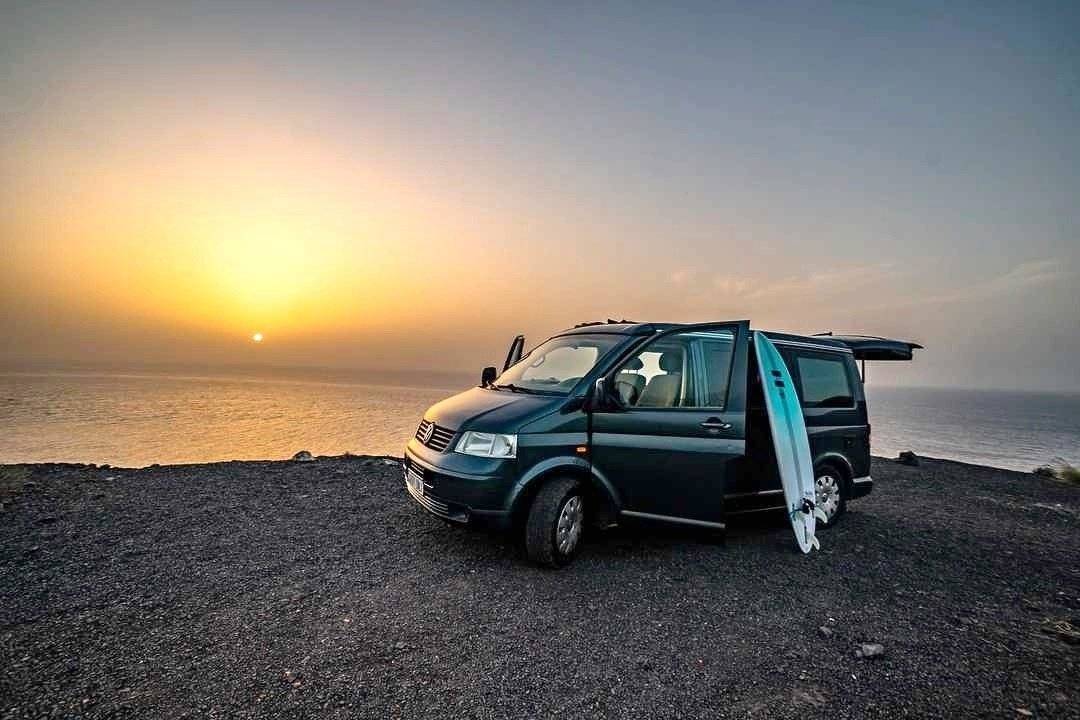 Vista del vehicle angle davanter Volkswagen VOLKSWAGEN CALIFORNIA - Yescapa