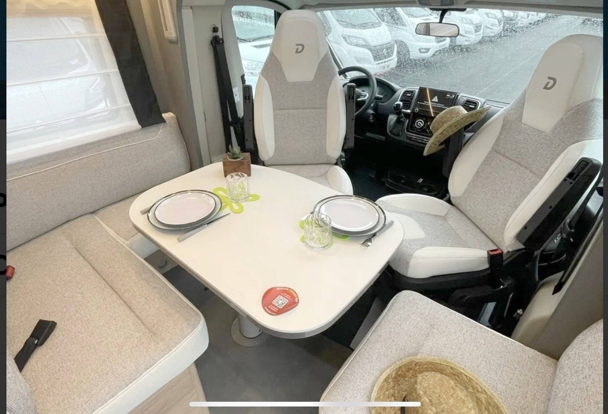 Coin repas Fiat Ducato 2,2 140 cv AUTOMATIQUE - Yescapa