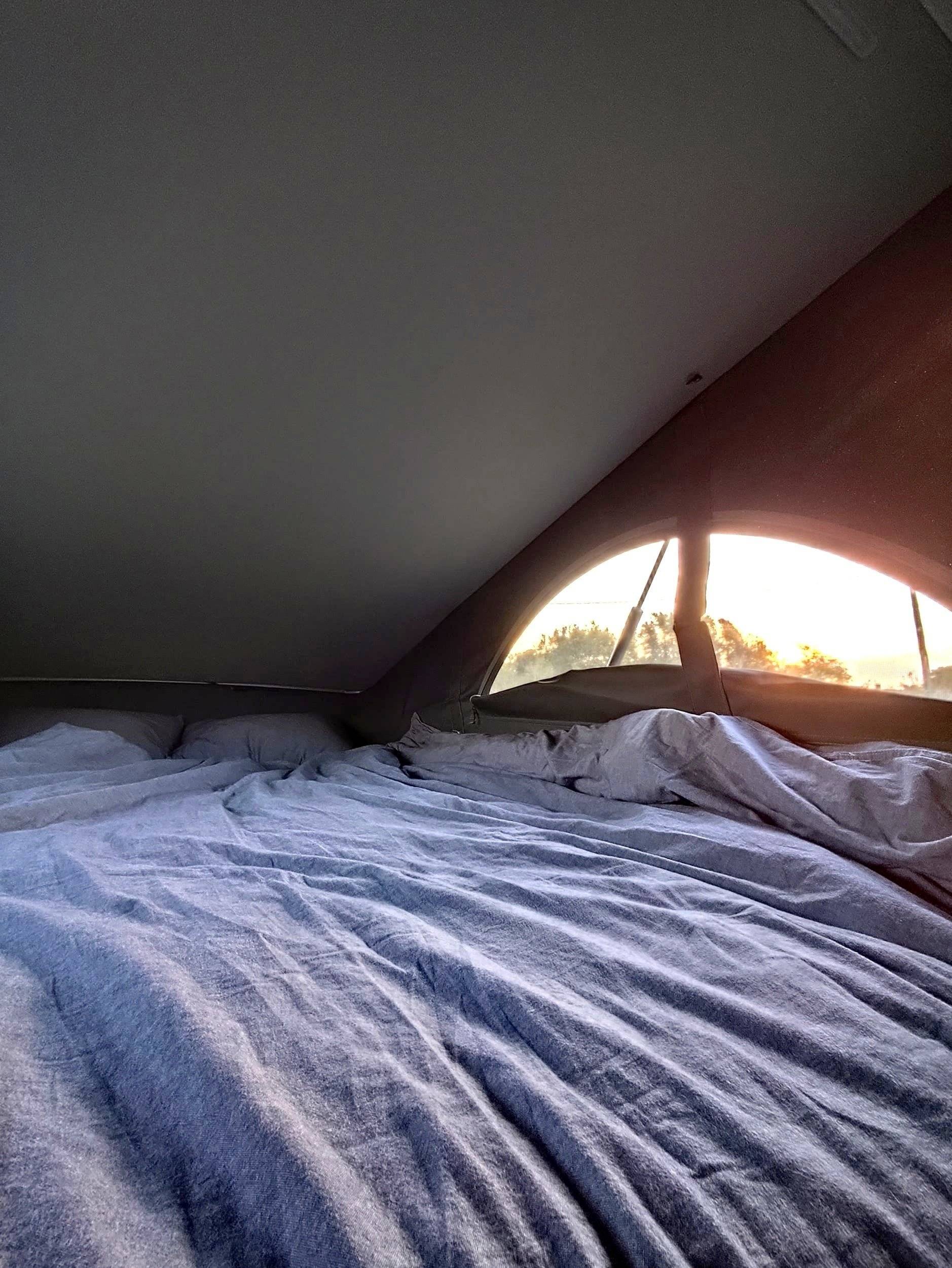 Berth Volkswagen California Beach - Yescapa