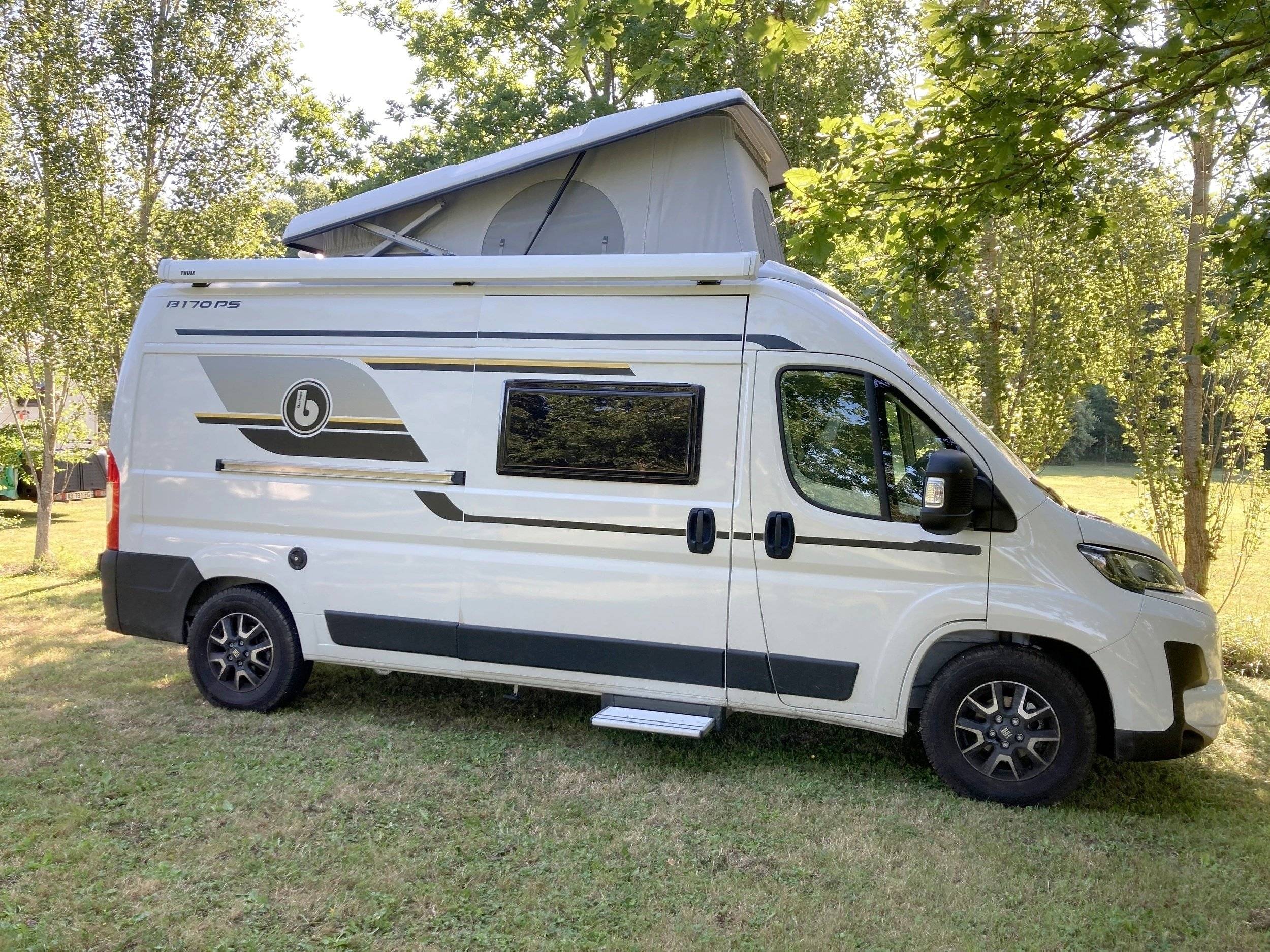 Front view from 3/4 Fiat Ducato 2,2 140cv - Yescapa