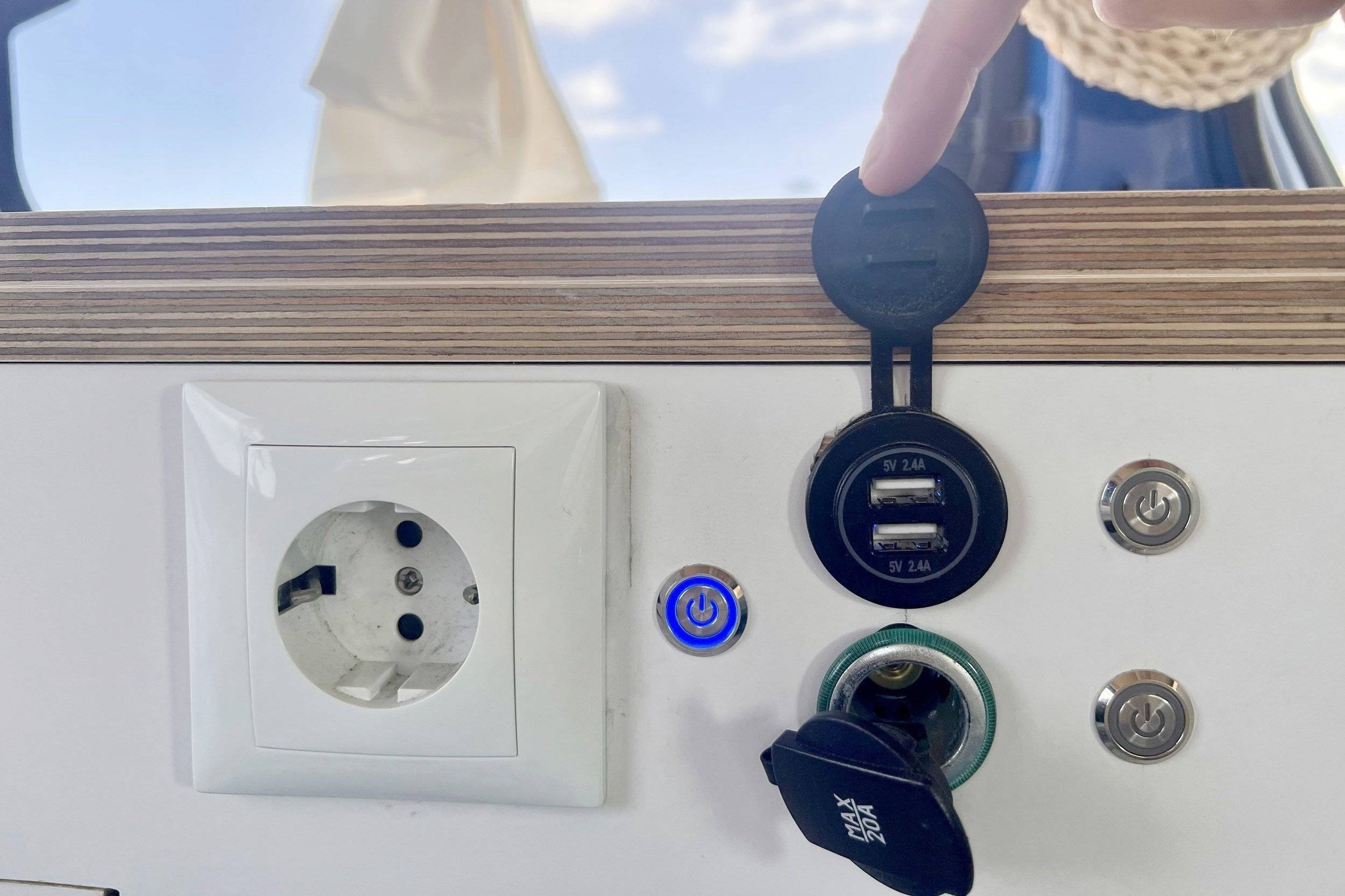 Couchages Ford Transit Connect - Yescapa