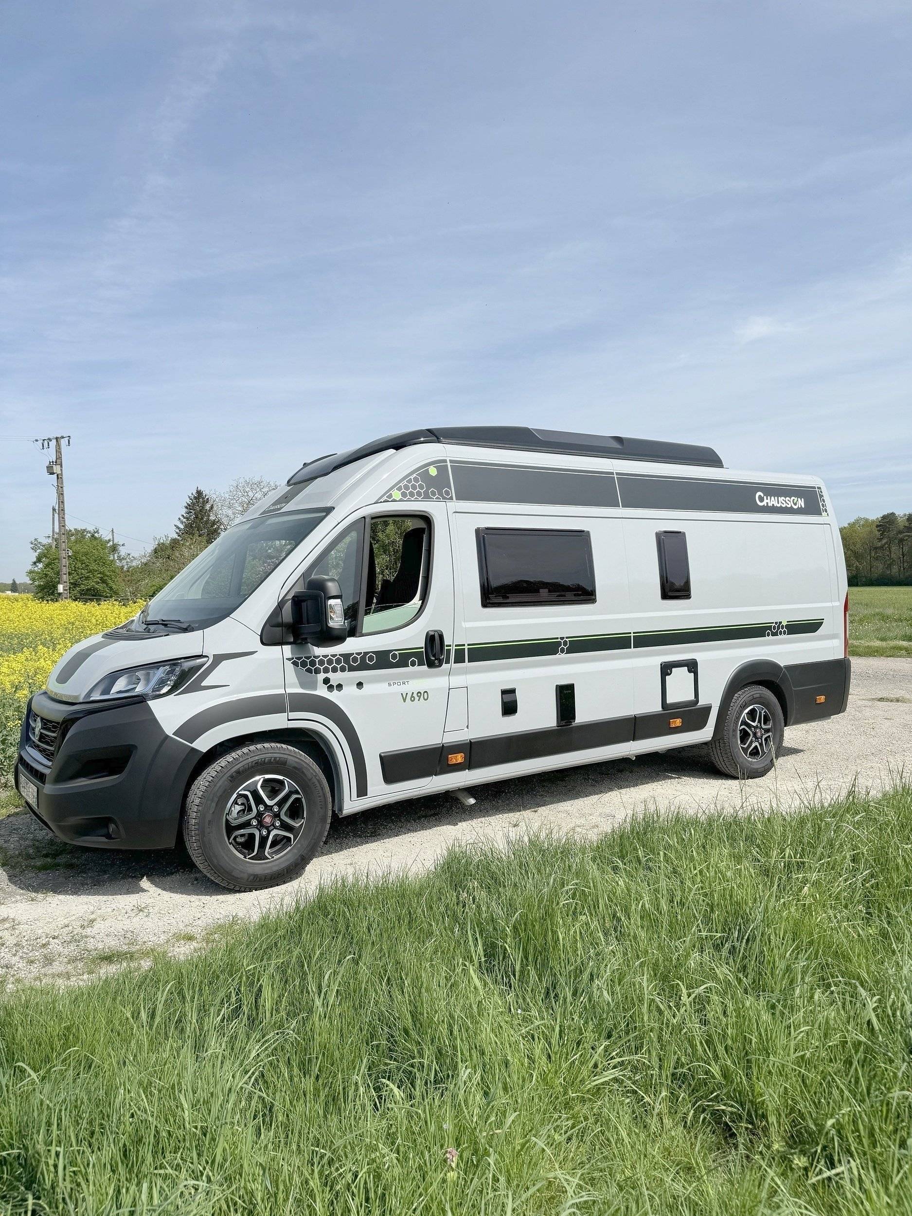 Chausson V690
