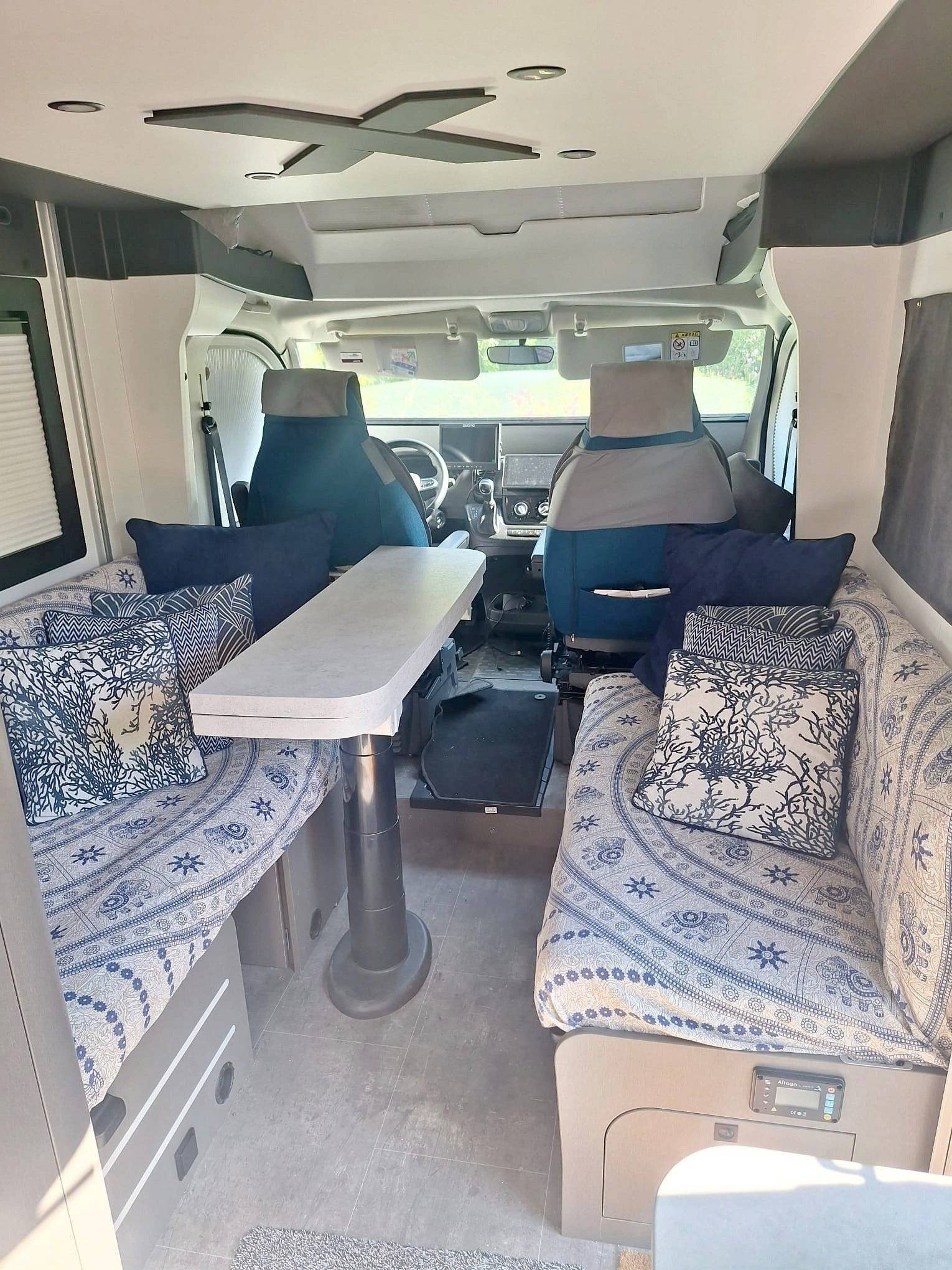 Dining Area Fiat Ducato 2,3 l 148 ch - Yescapa