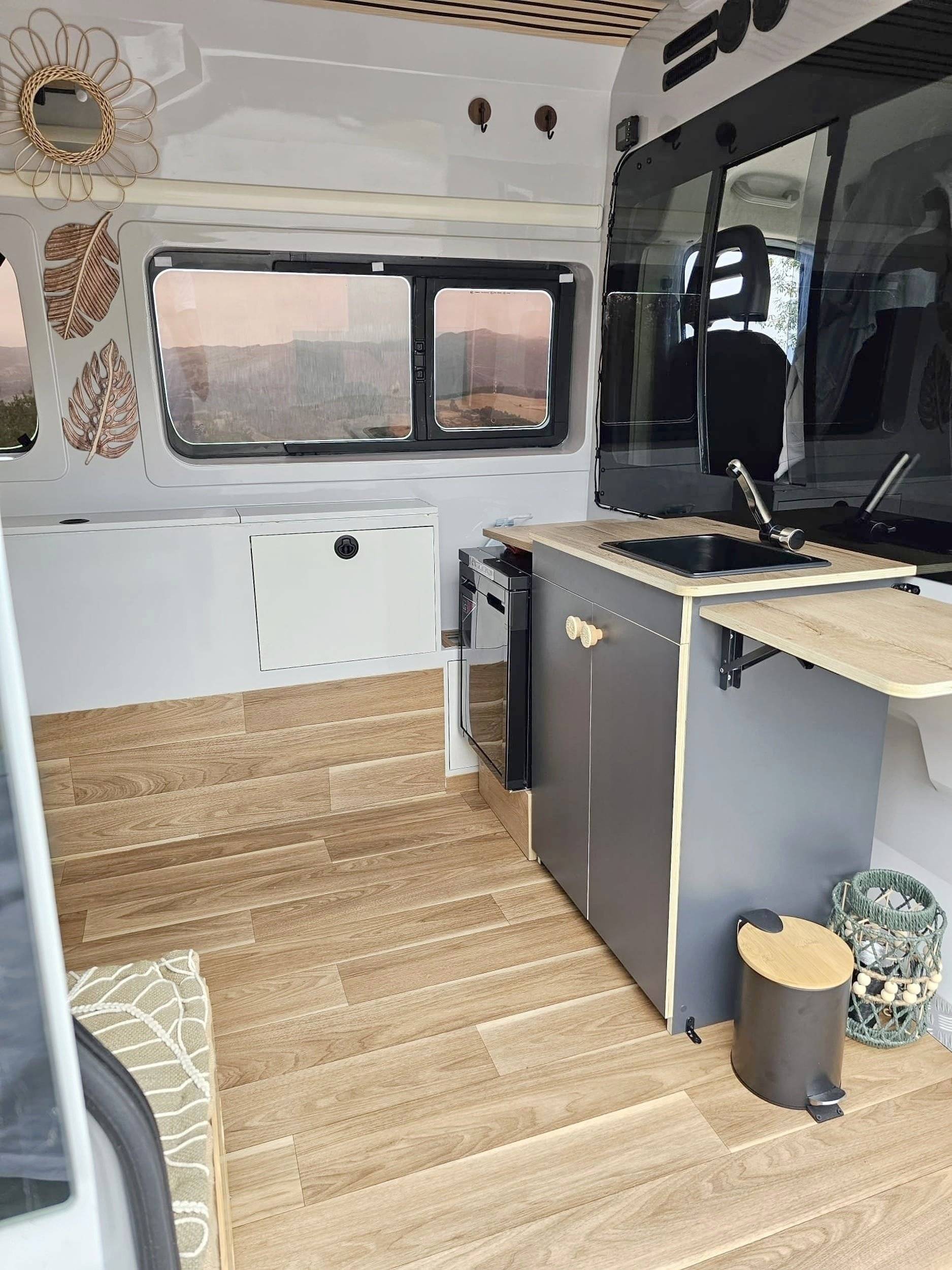 Kitchen Fiat Ducato 2,3 l 130 ch - Yescapa