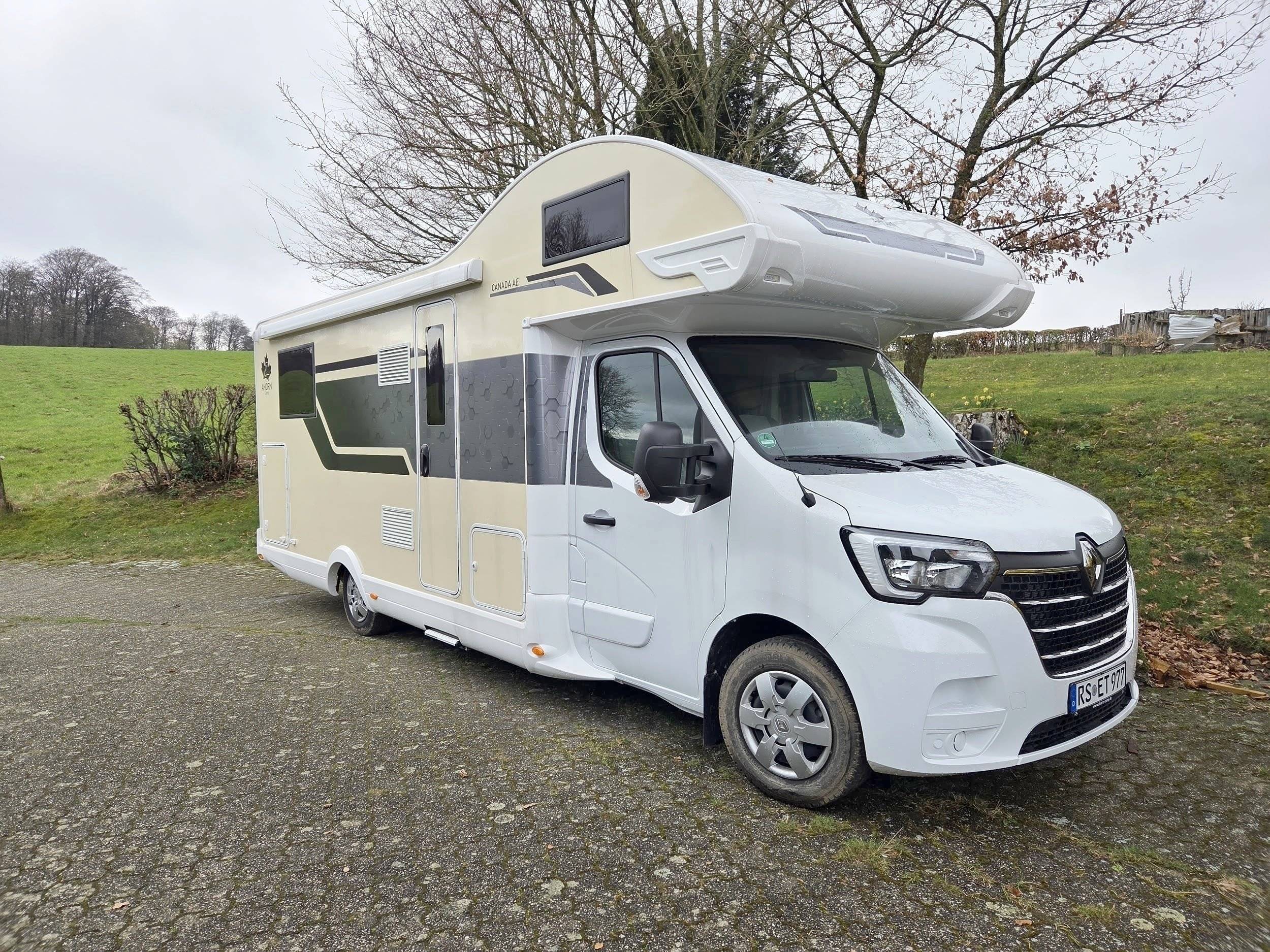 Vue avant de 3/4 Renault - Yescapa