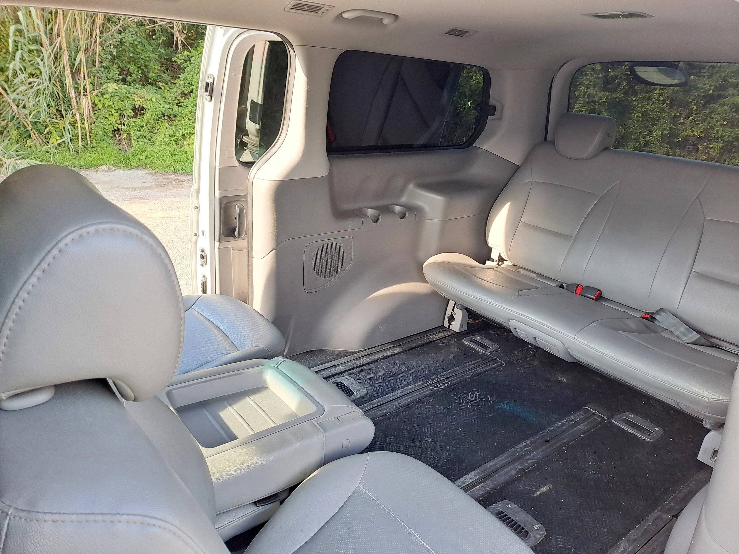 Nomad-Addict Grand Starex 4WD 