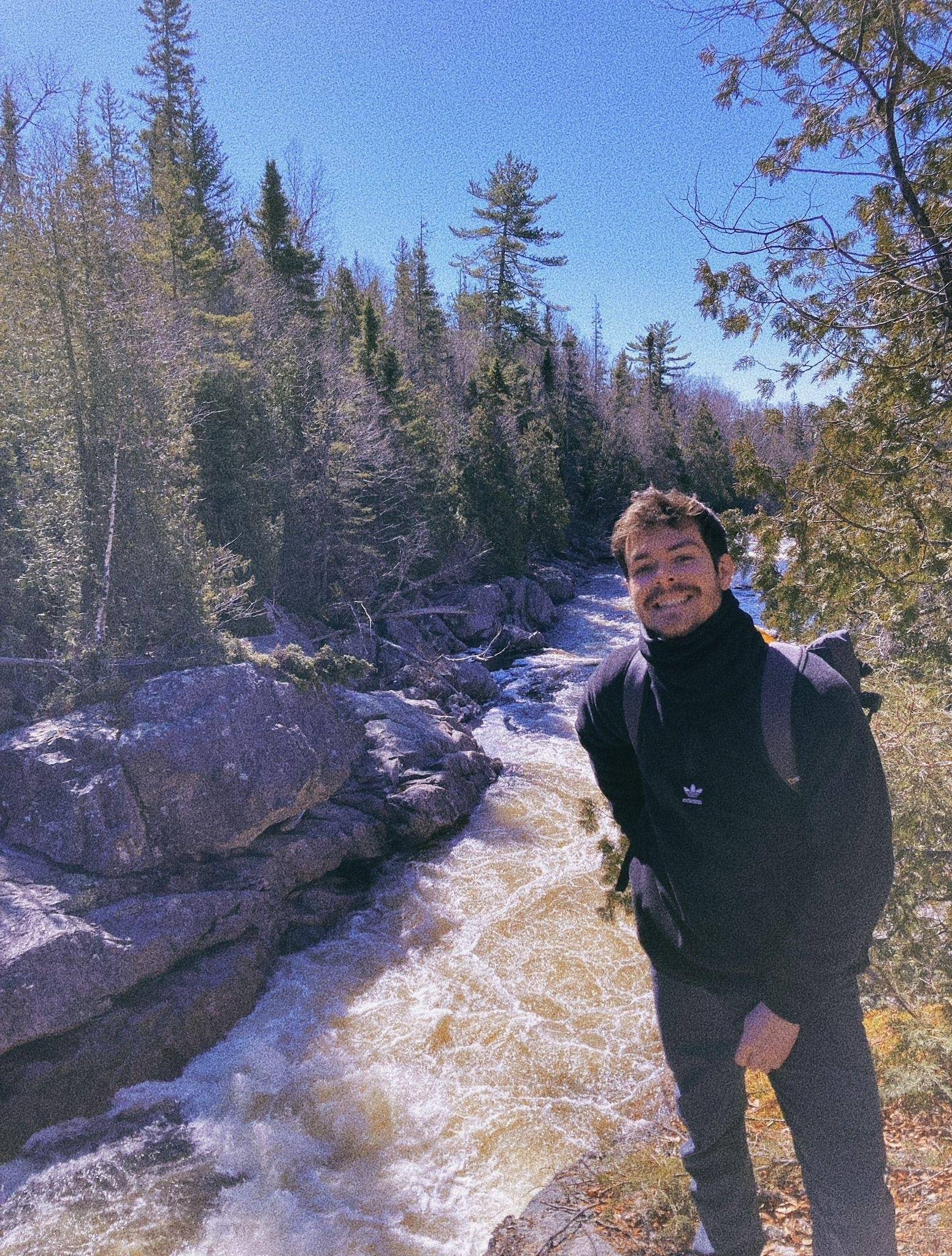 Bas