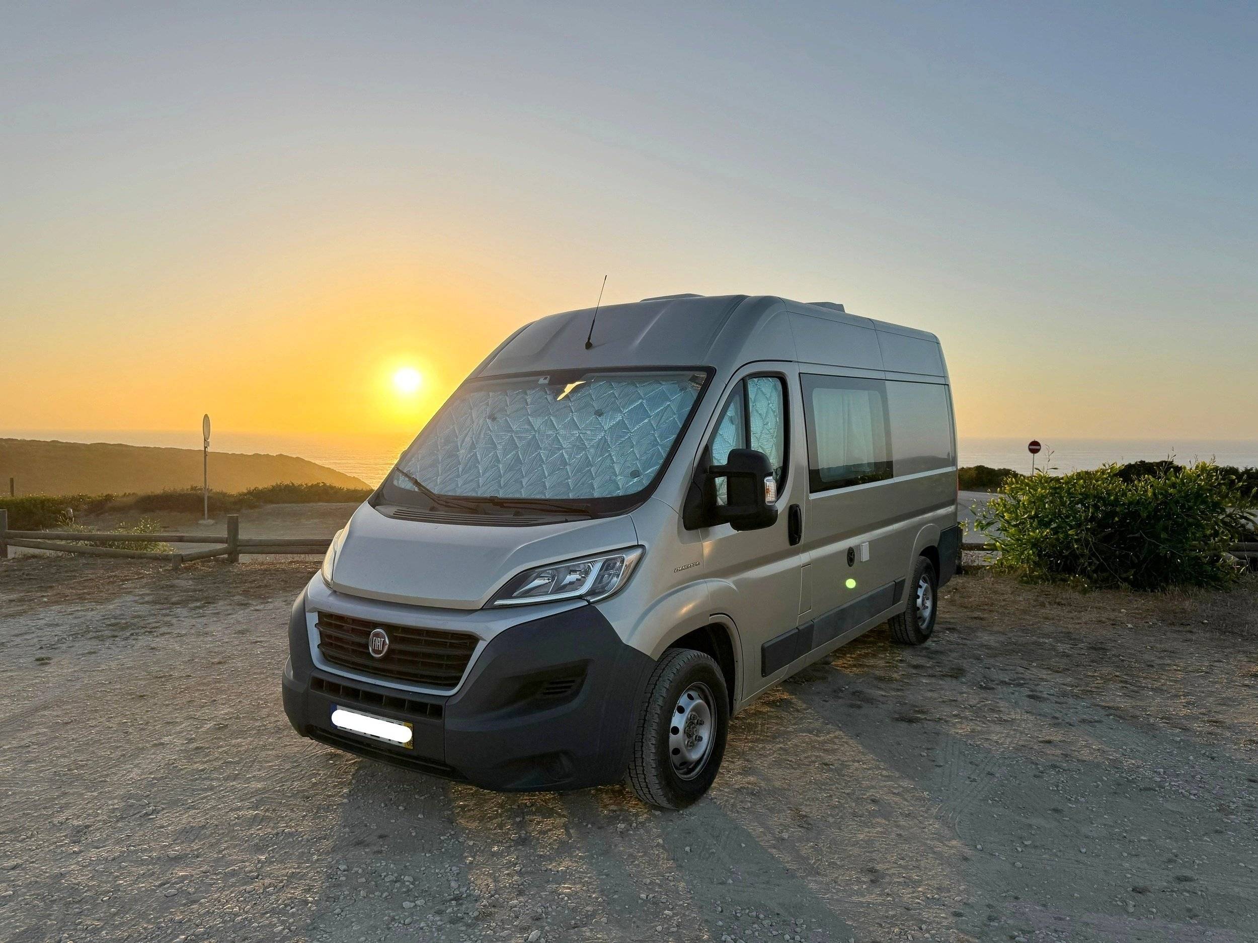 Front view from 3/4 Fiat FIAT DUCATO - Yescapa