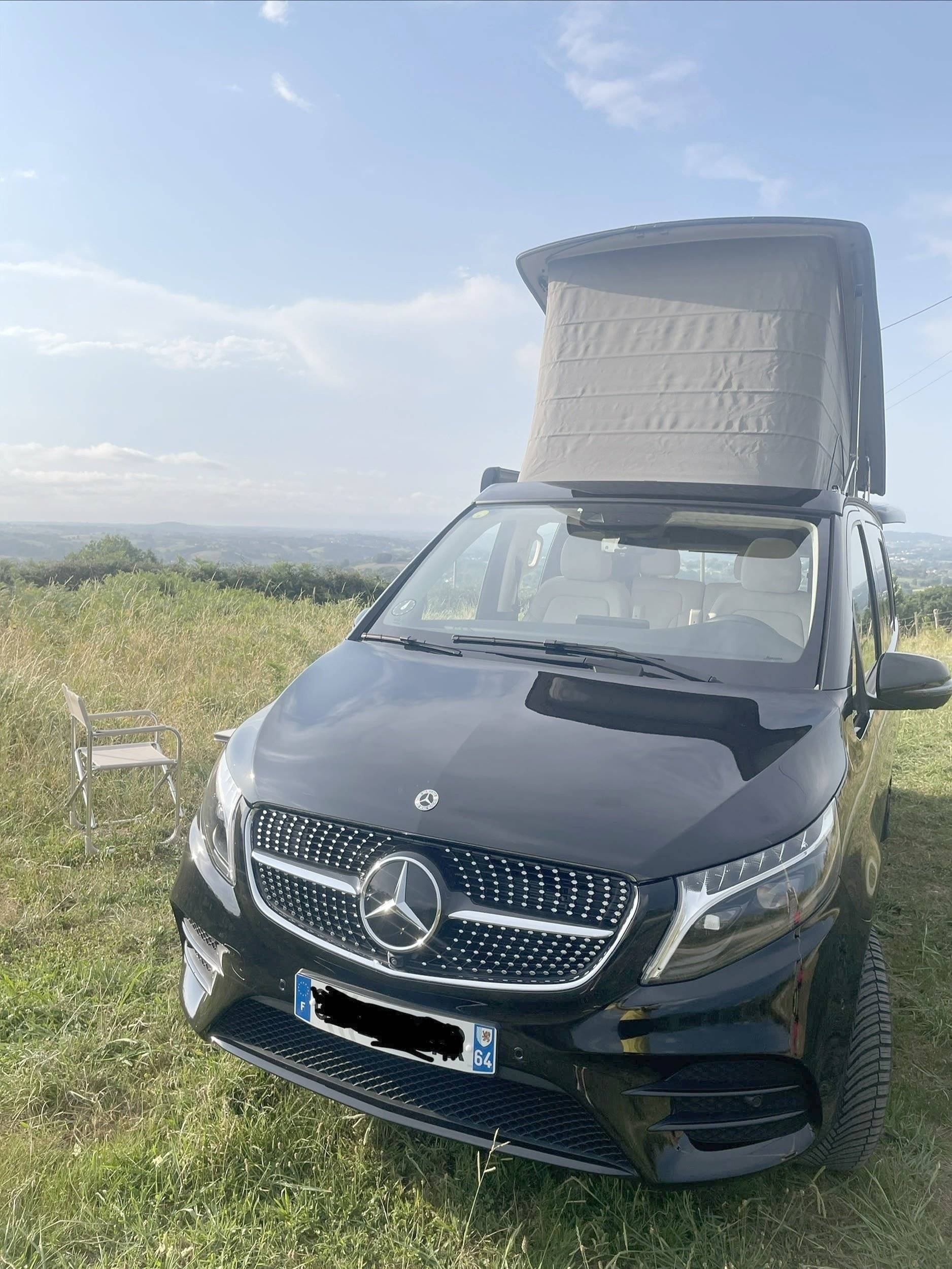 Front view from 3/4 Mercedes Marco Polo - Yescapa