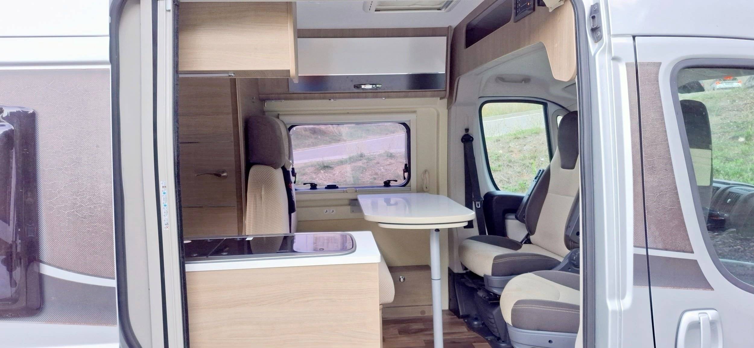 Dinette Fiat Ducato 2,3 l Multijet 130 ch. - Yescapa