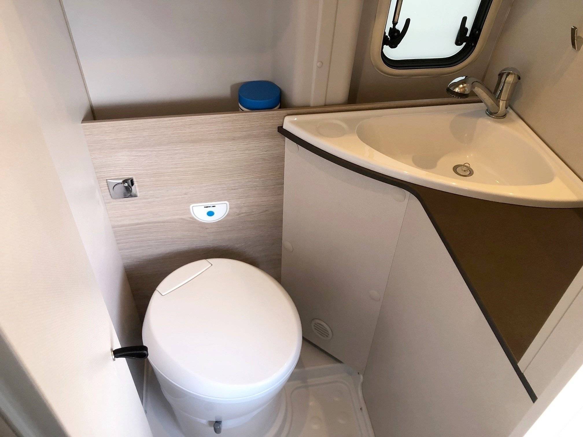 Bürstner LINEO C590