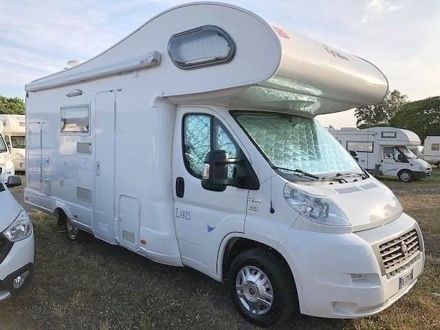 Vista de 3/4 Fiat Fiat Multijet 2   2,3 L   150 CV - Yescapa