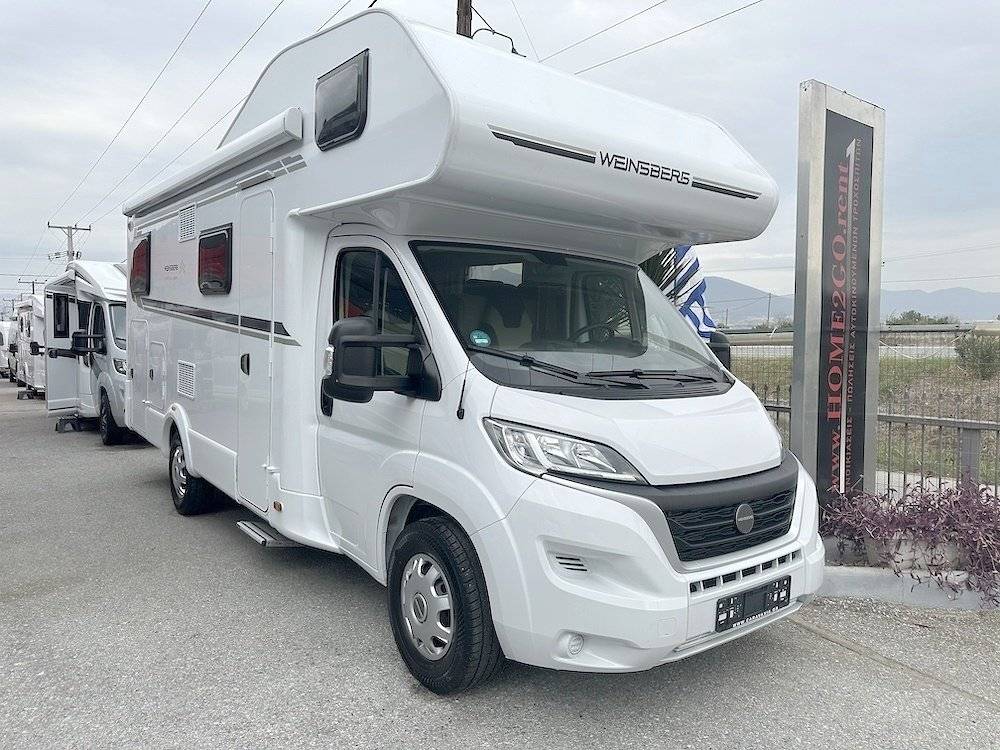 Front view from 3/4 Fiat - Yescapa